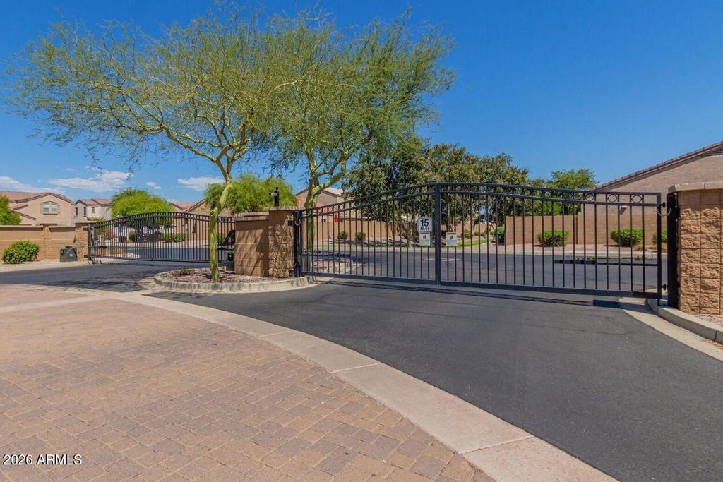 Photo of 10823 N 70th Avenue, Peoria, AZ 85345 (MLS # 7045363)