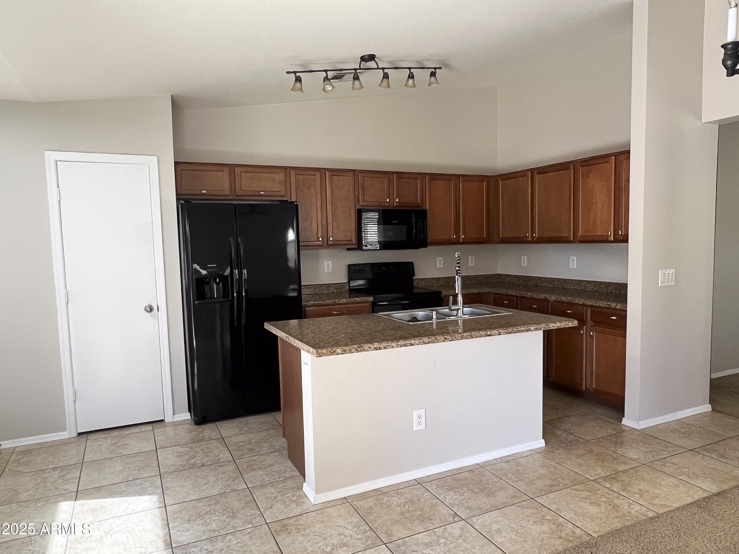 9847 W LONE CACTUS Drive