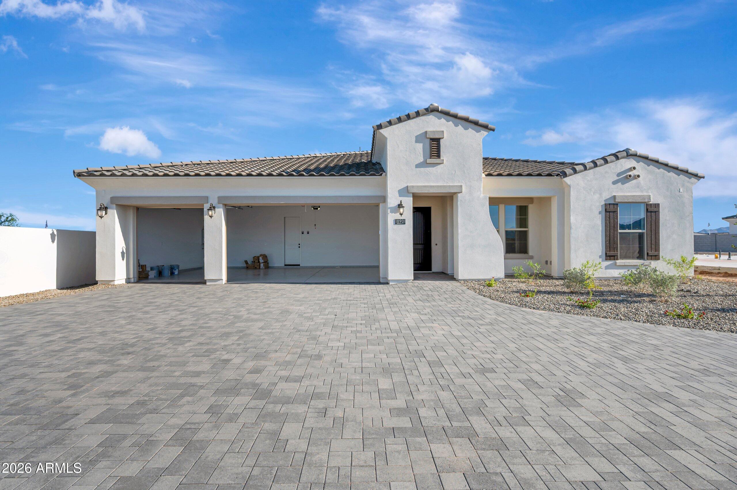 18901 W FLEETWOOD Lane