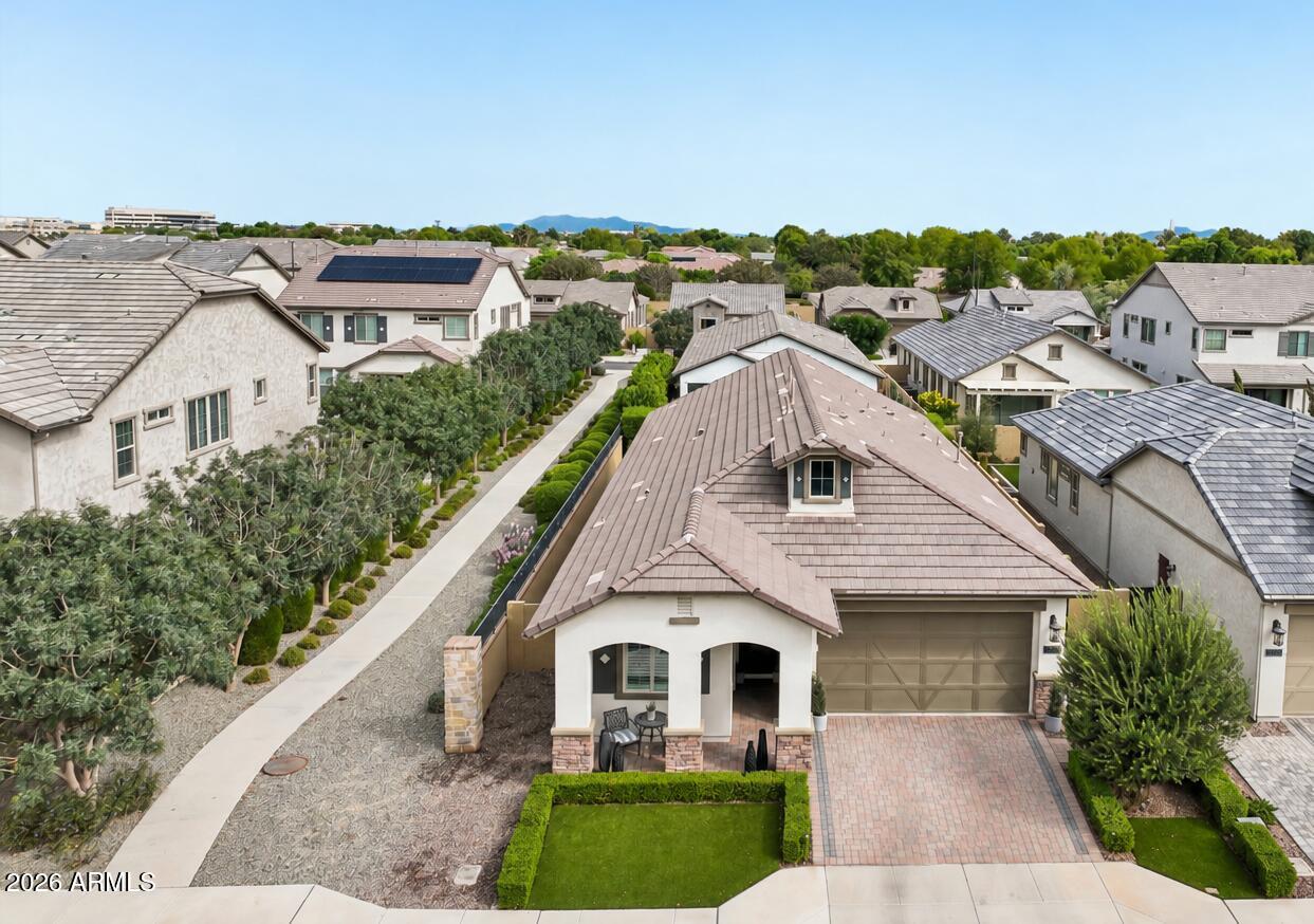 2108 E WARBLER Road
