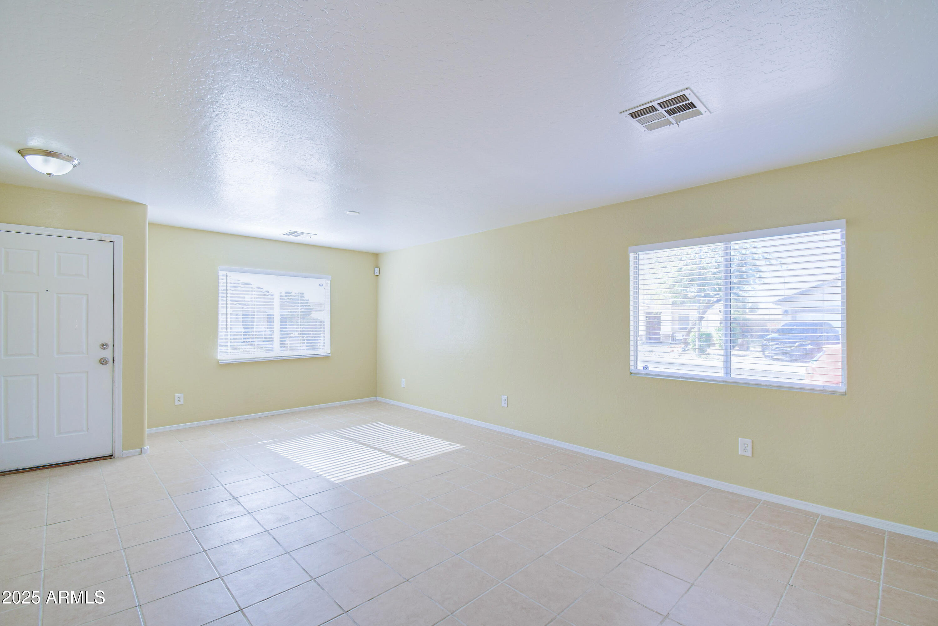 22654 W PAPAGO Street