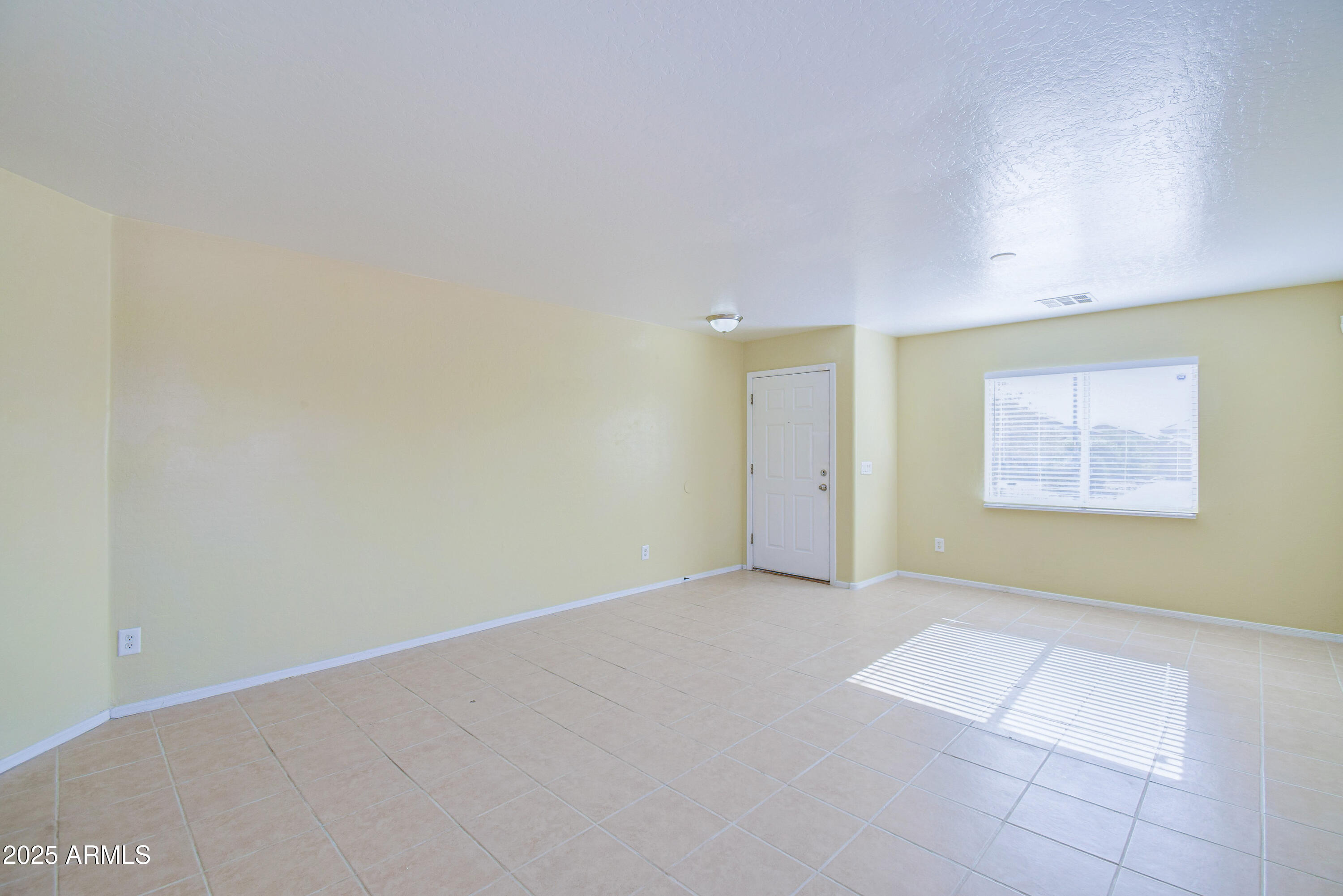 22654 W PAPAGO Street