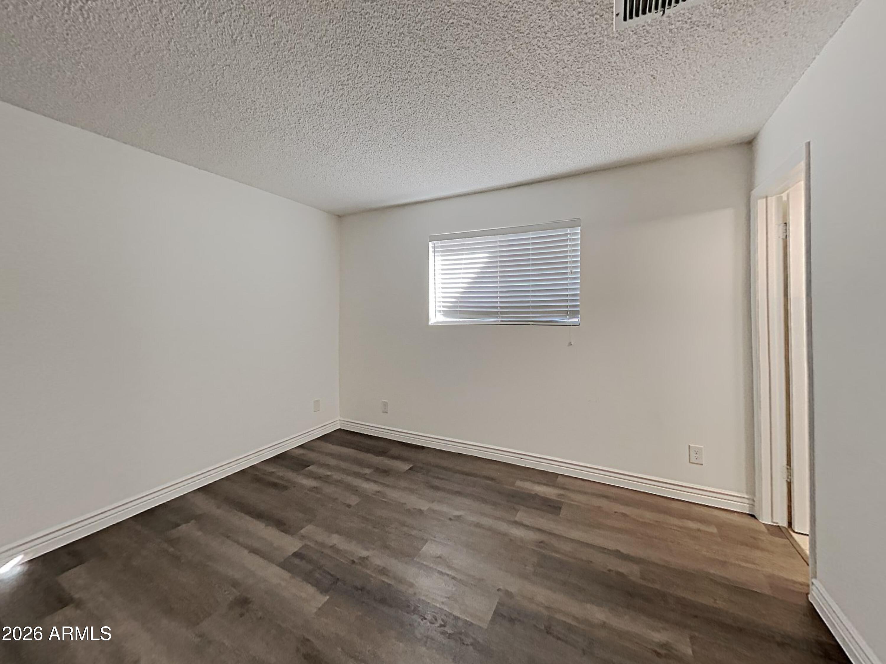 2402 W Altadena Avenue