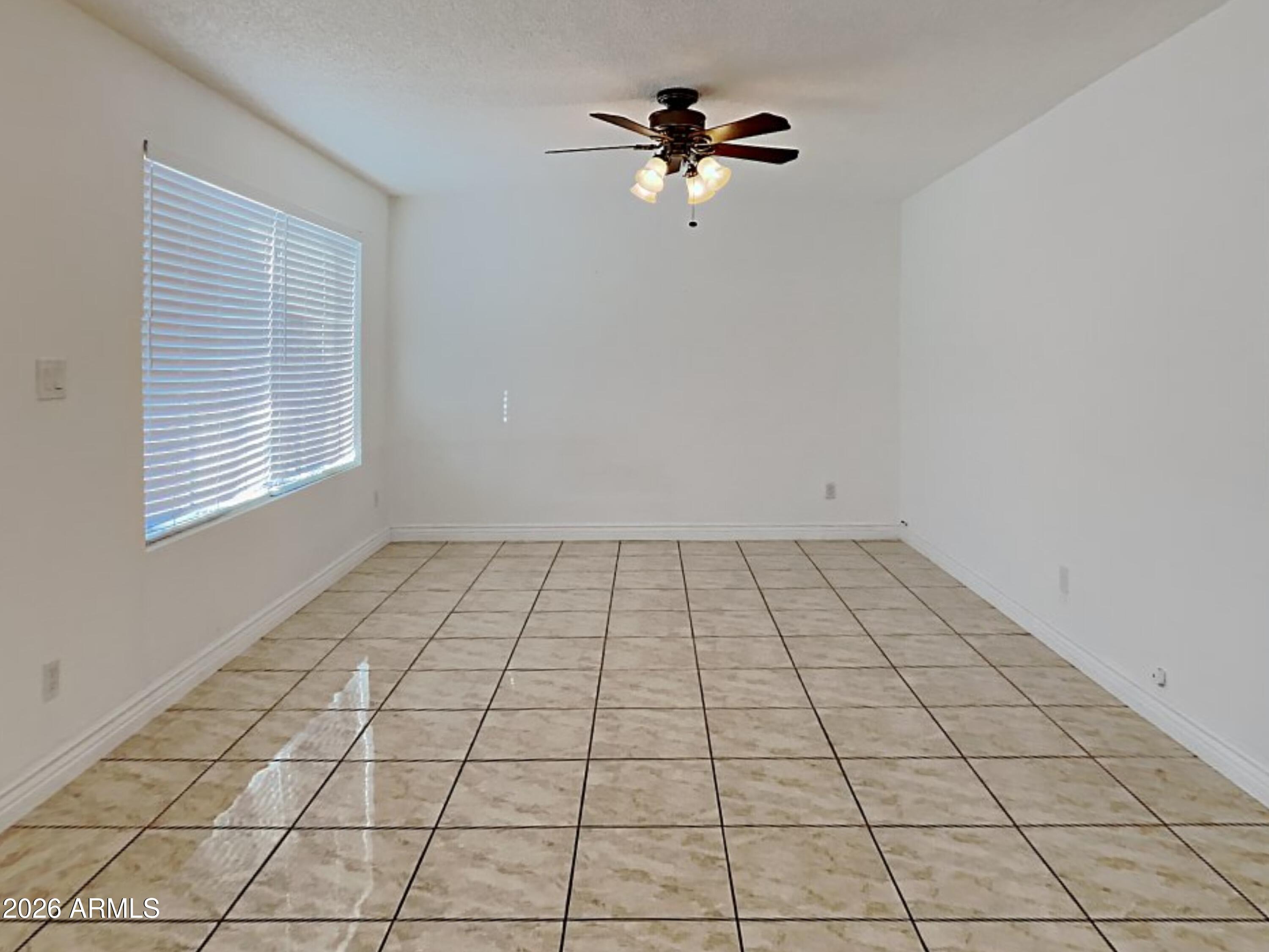 2402 W Altadena Avenue