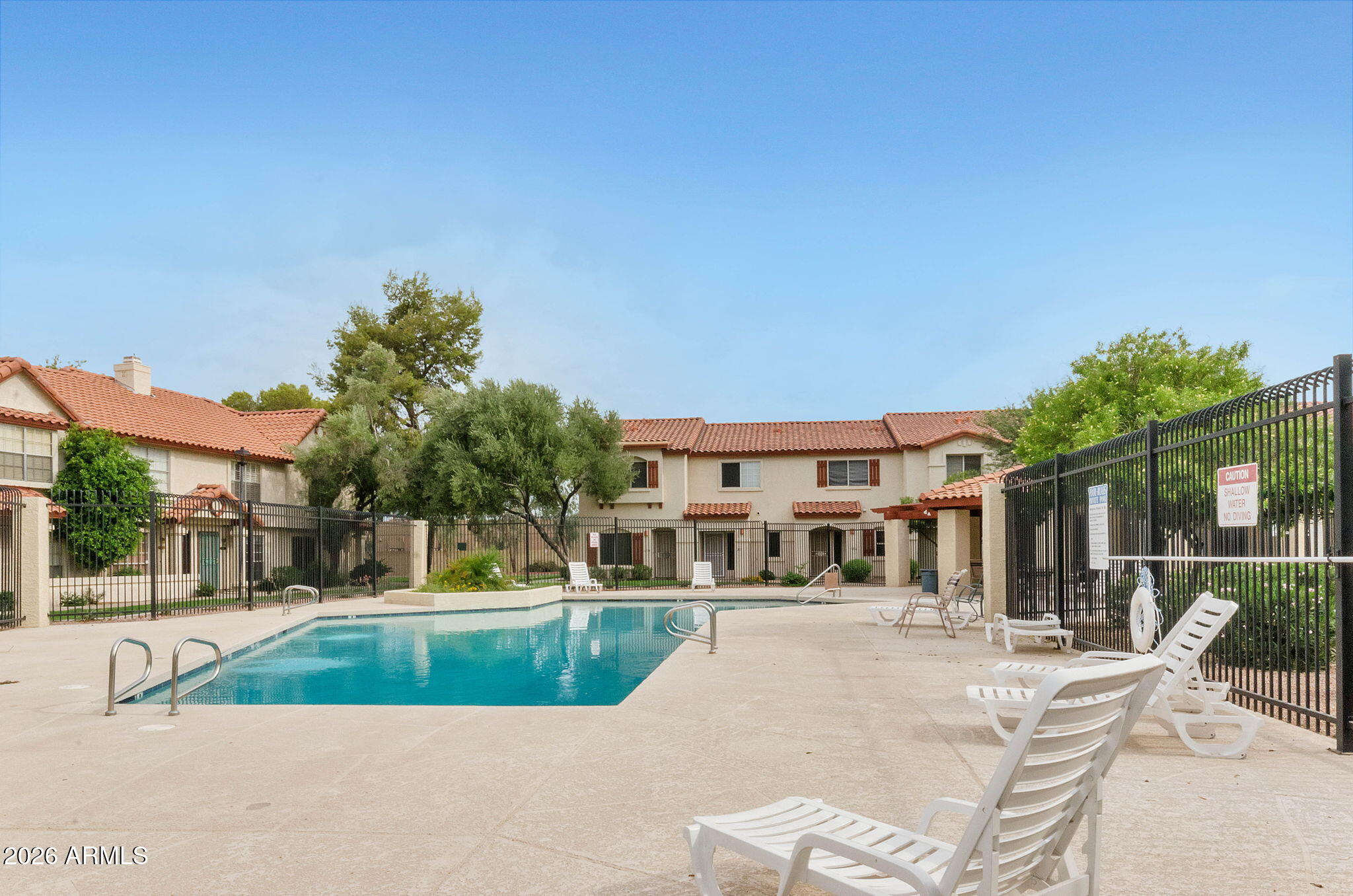 1961 N HARTFORD Street 1140