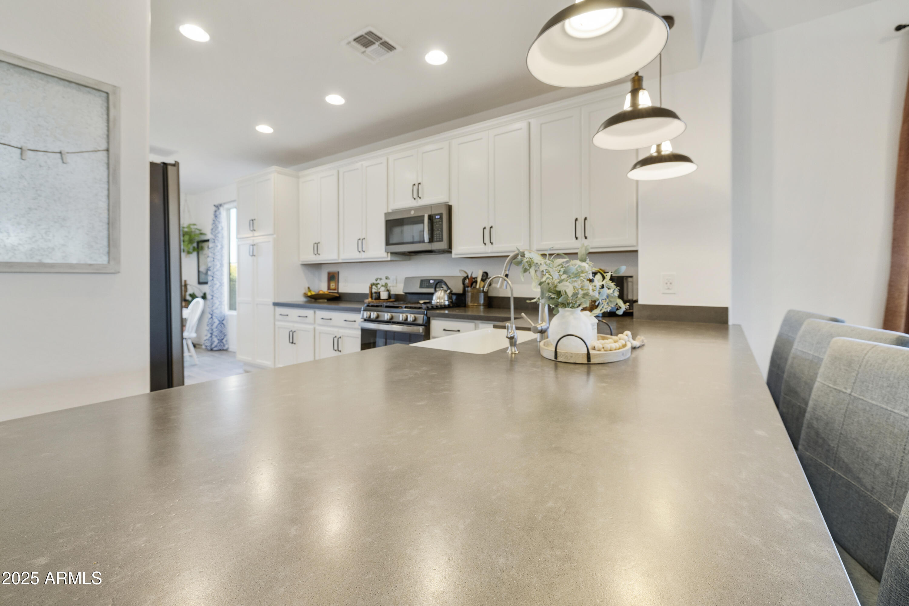 5813 S DEL RANCHO --