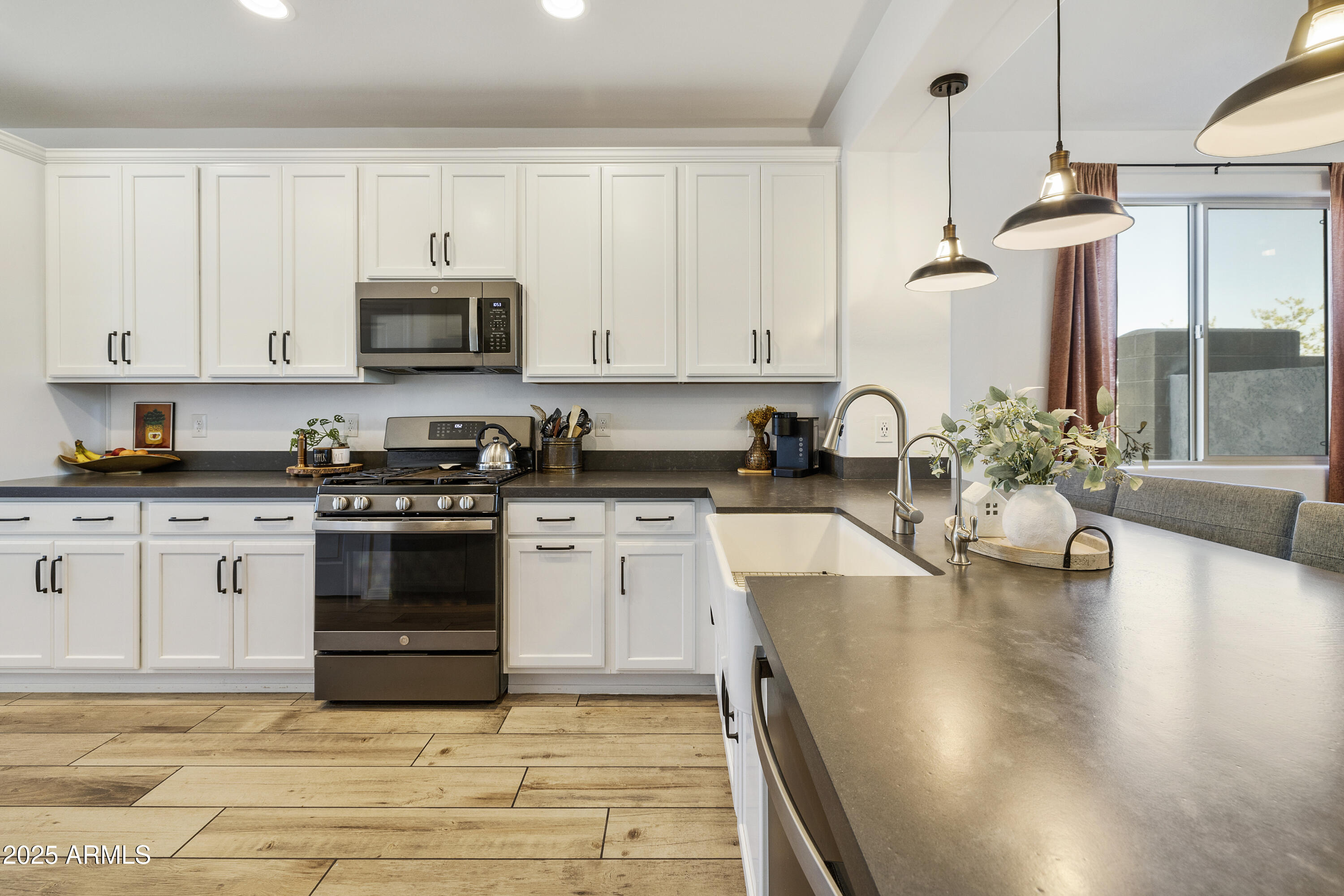 5813 S DEL RANCHO --