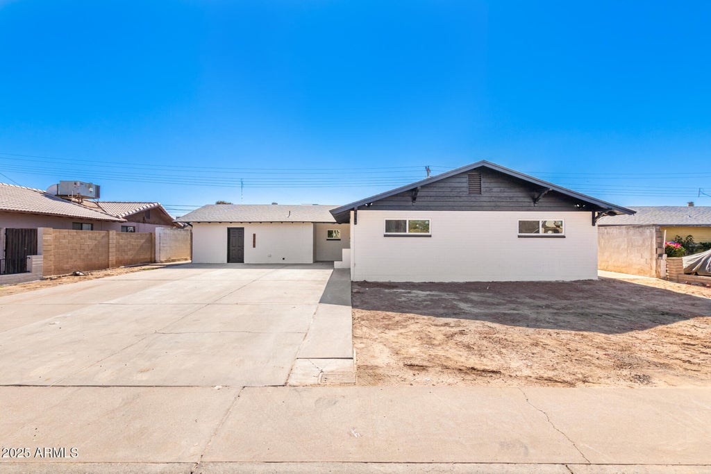 Photo of 6201 W Indianola Avenue, Phoenix, AZ 85033 (MLS # 7054423)