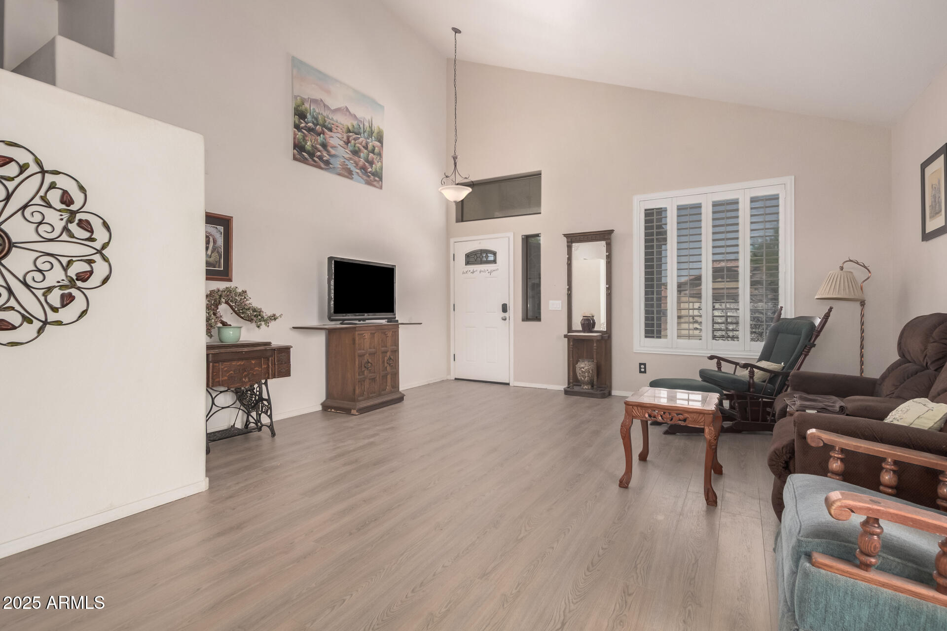 17999 W CANYON Court