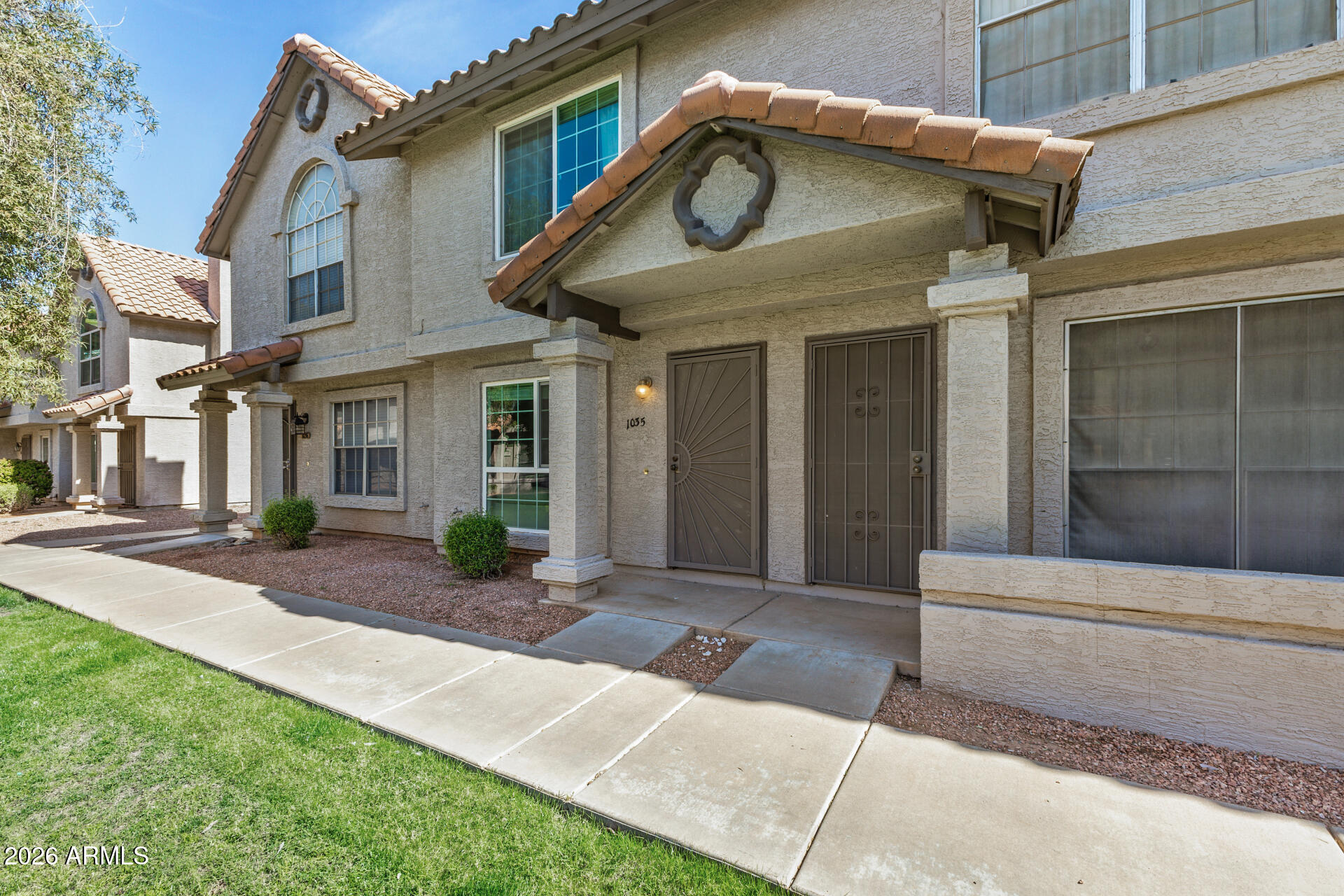 1961 N HARTFORD Street 1035