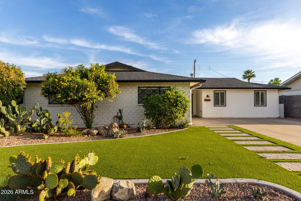 Photo of 8335 E Weldon Avenue, Scottsdale, AZ 85251 (MLS # 6997062)