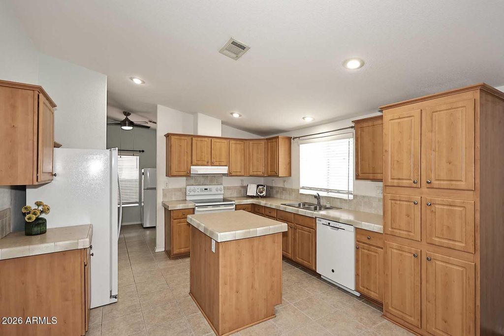 Photo of 10960 N 67th Avenue #92, Glendale, AZ 85304 (MLS # 6964626)