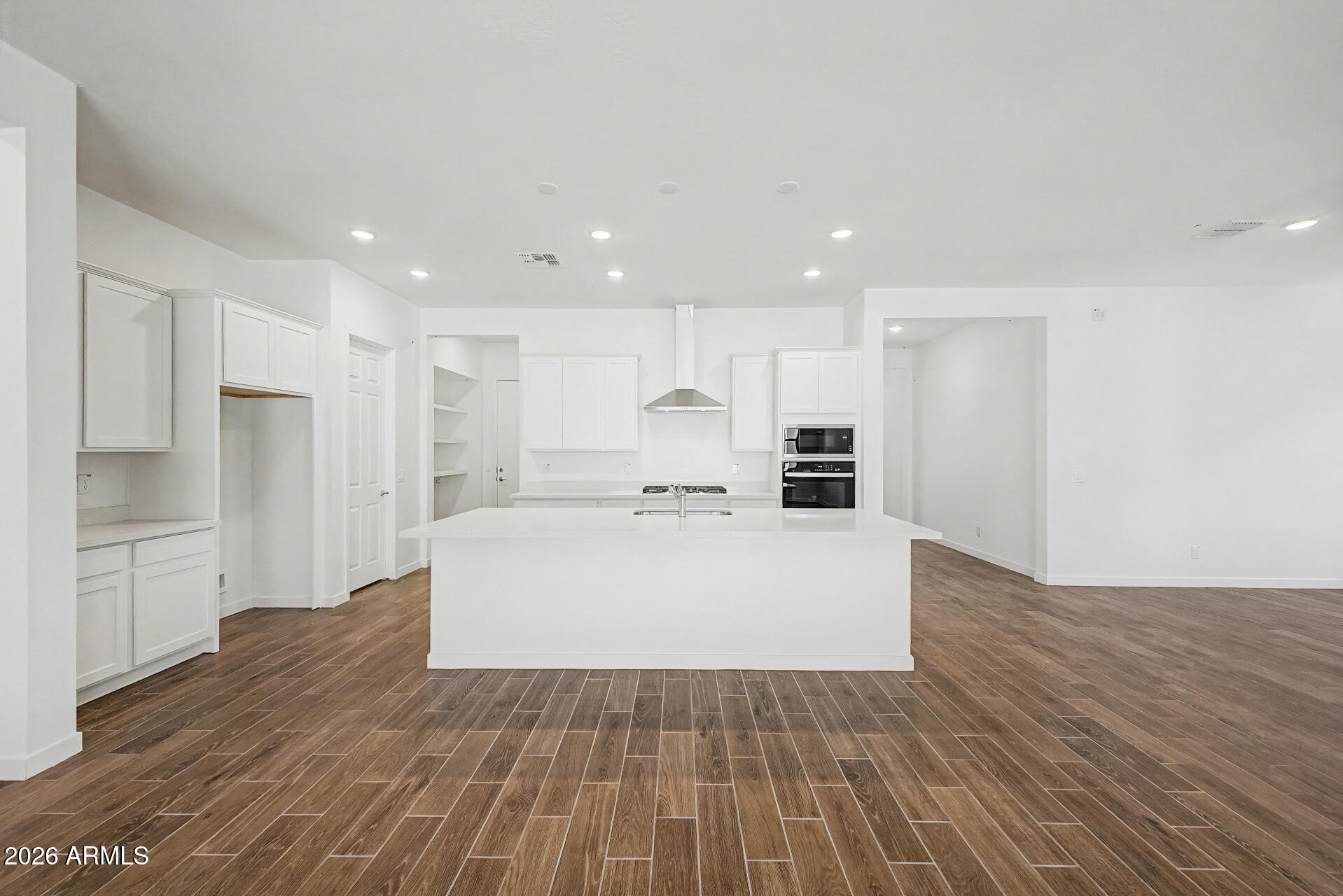 320 W FLOYD Drive