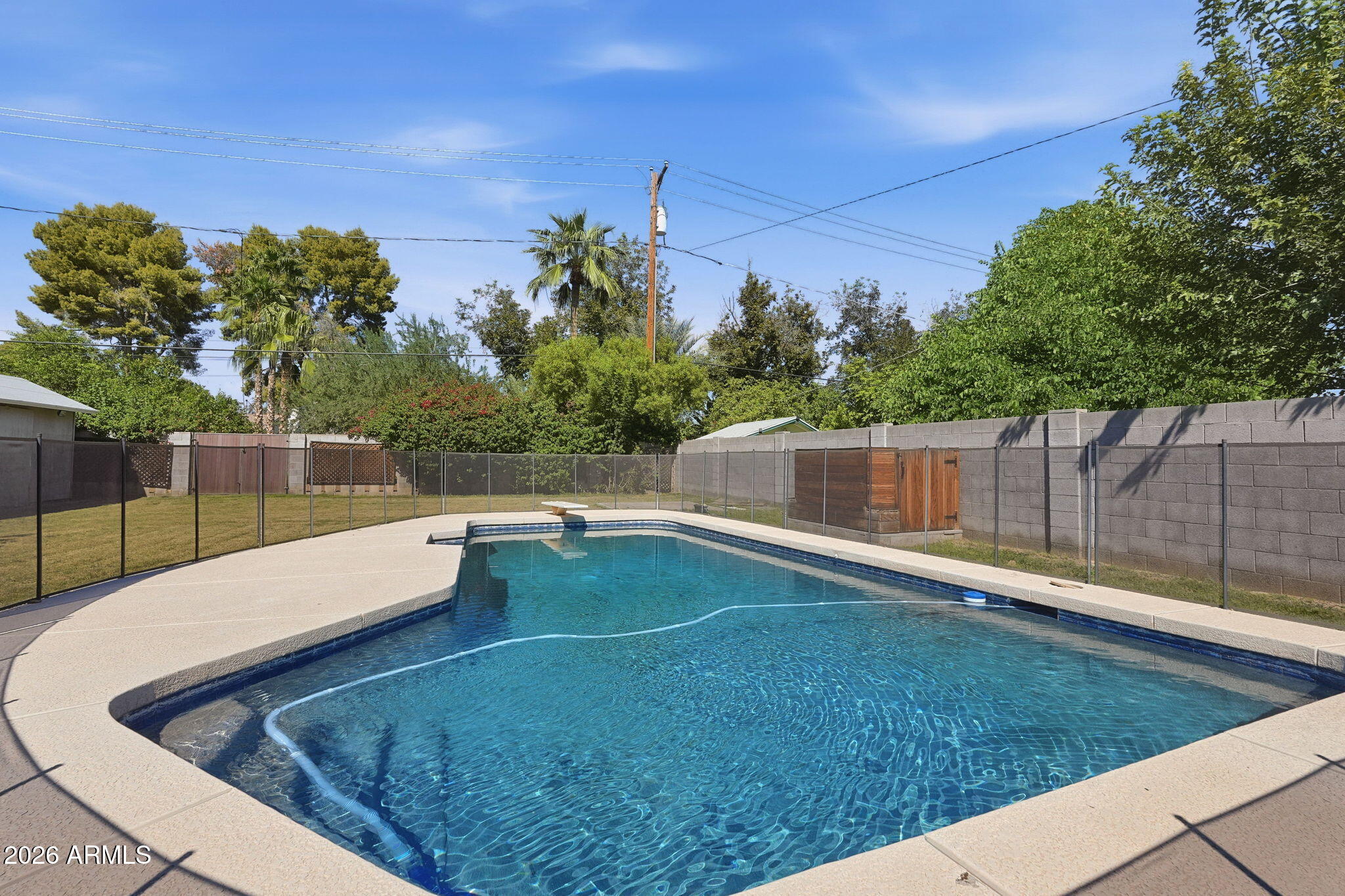 4208 E WILSHIRE Drive