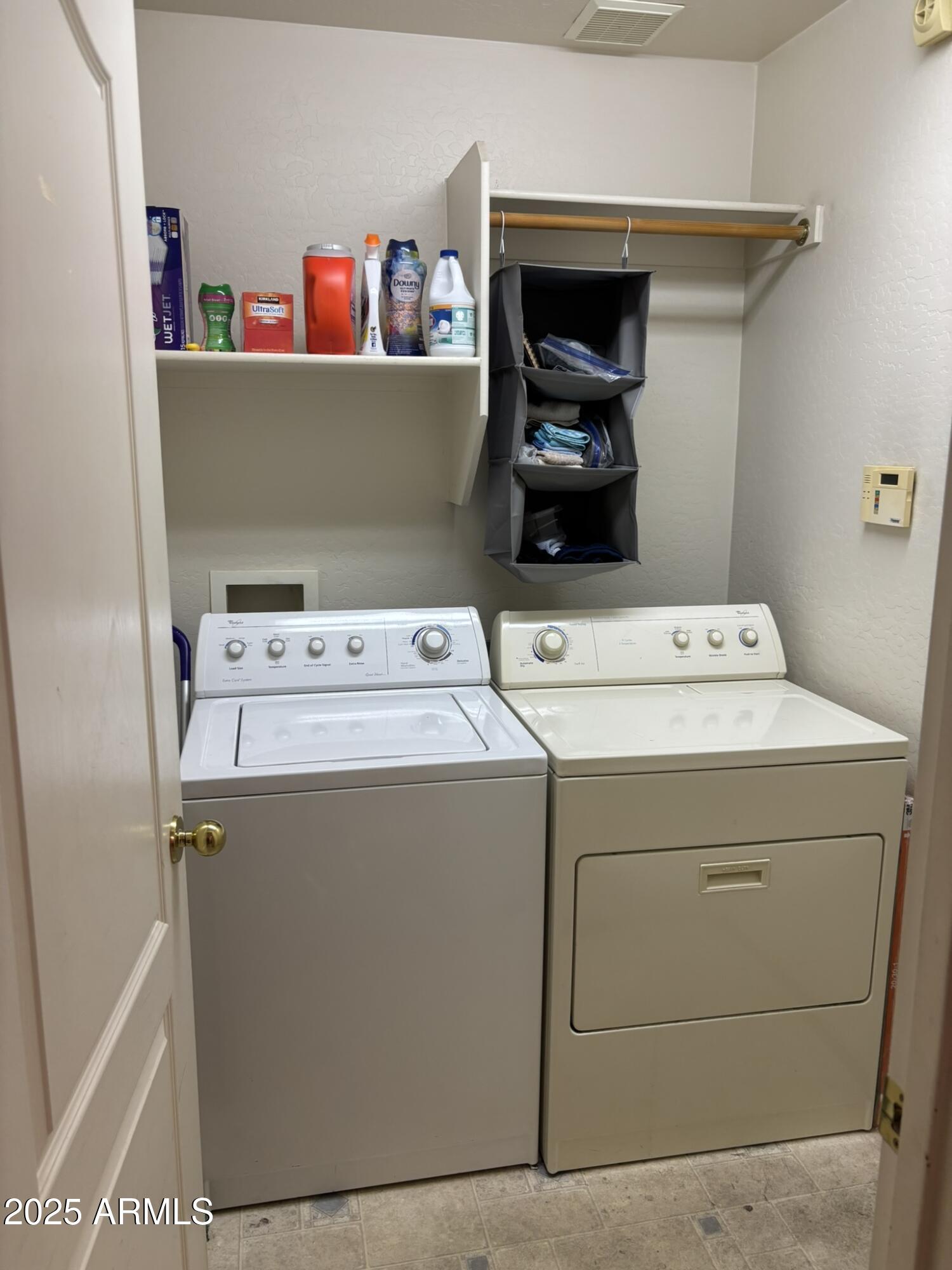 Tolleson, Arizona 85353, United States, 3 Bedrooms Bedrooms, ,2 BathroomsBathrooms,Residential,Active,187884