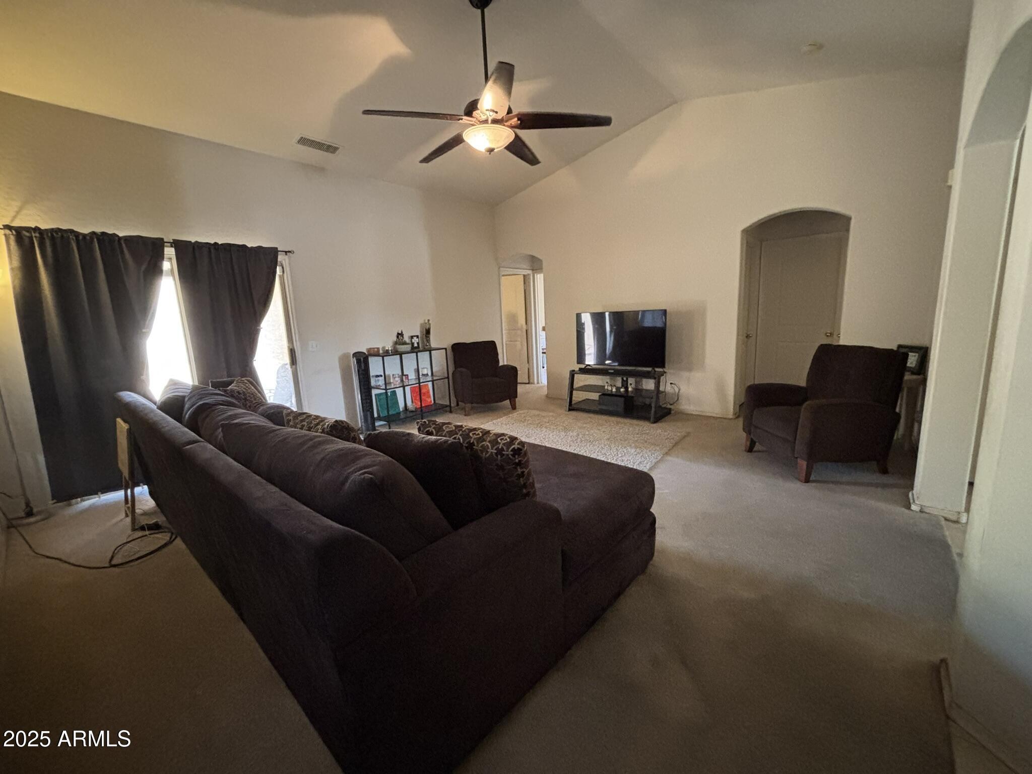 Tolleson, Arizona 85353, United States, 3 Bedrooms Bedrooms, ,2 BathroomsBathrooms,Residential,Active,187884