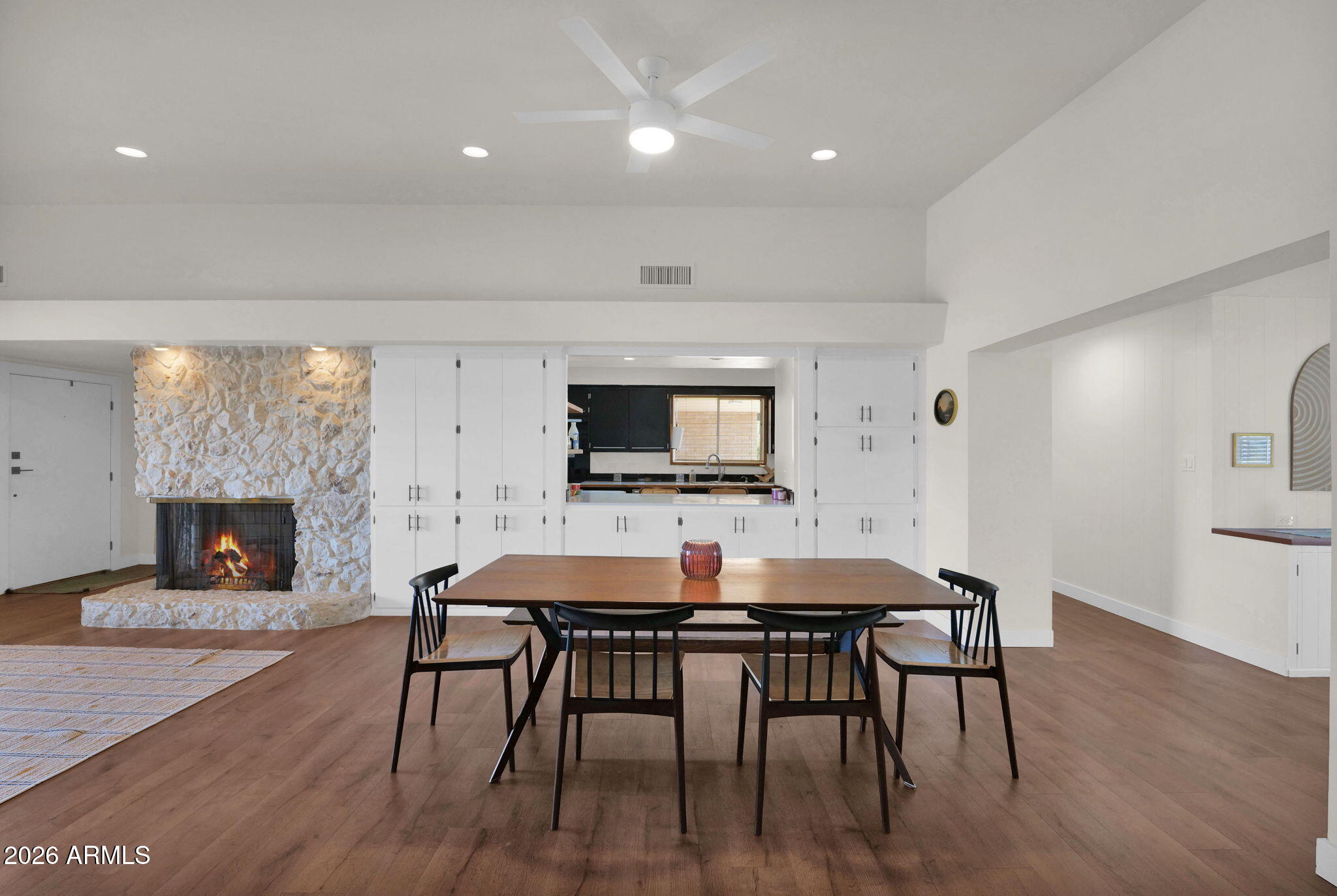 5835 W BELMONT Avenue