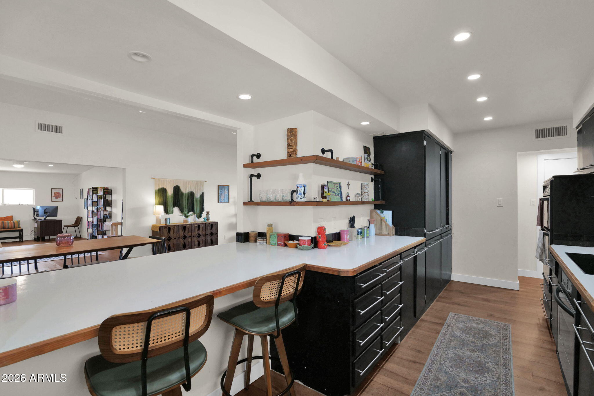 5835 W BELMONT Avenue