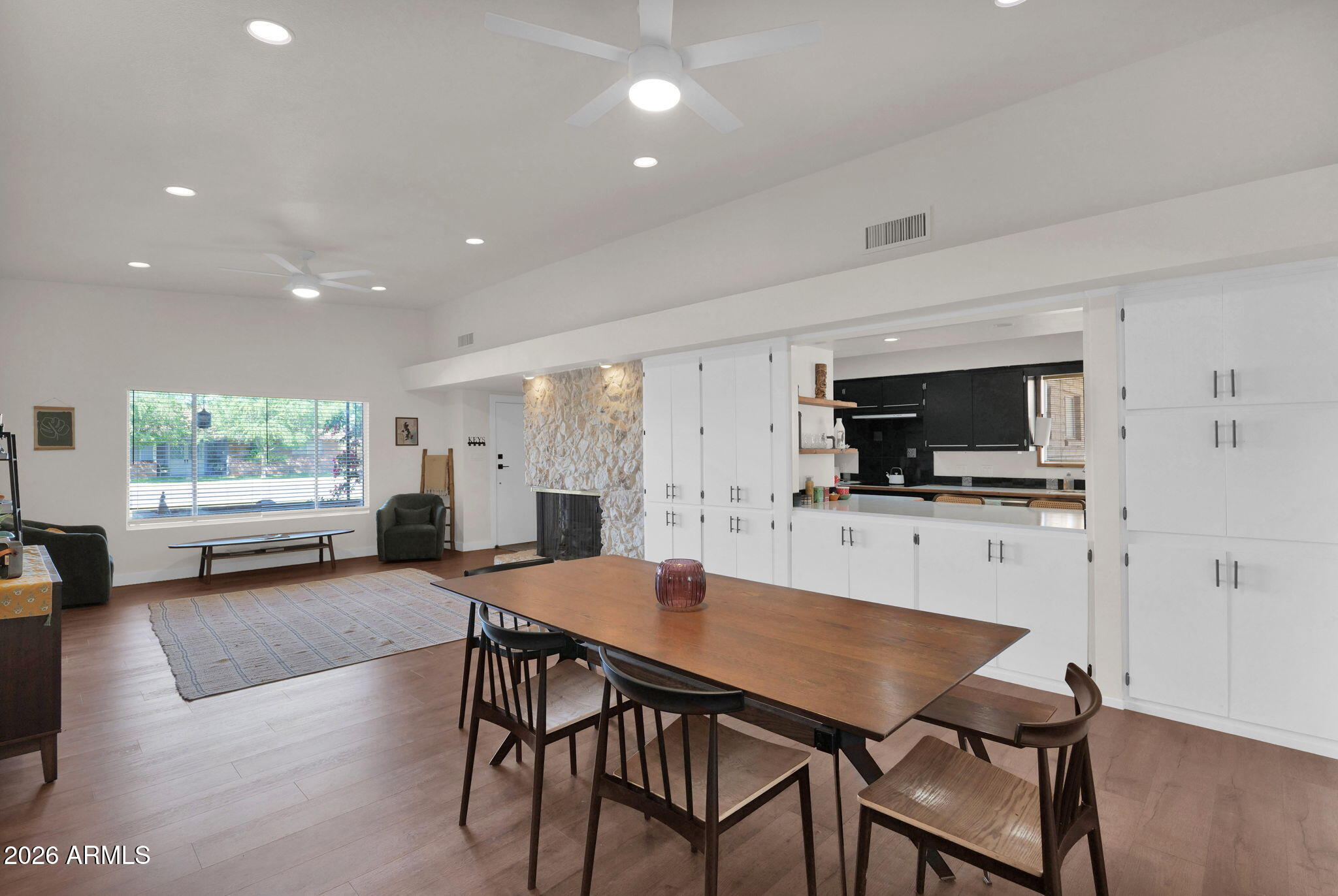 5835 W BELMONT Avenue