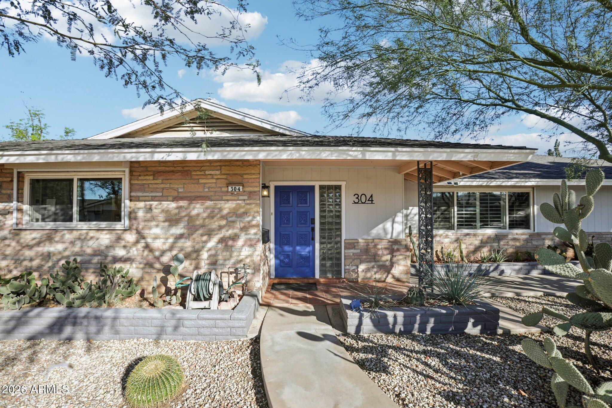 304 E CONCORDA Drive