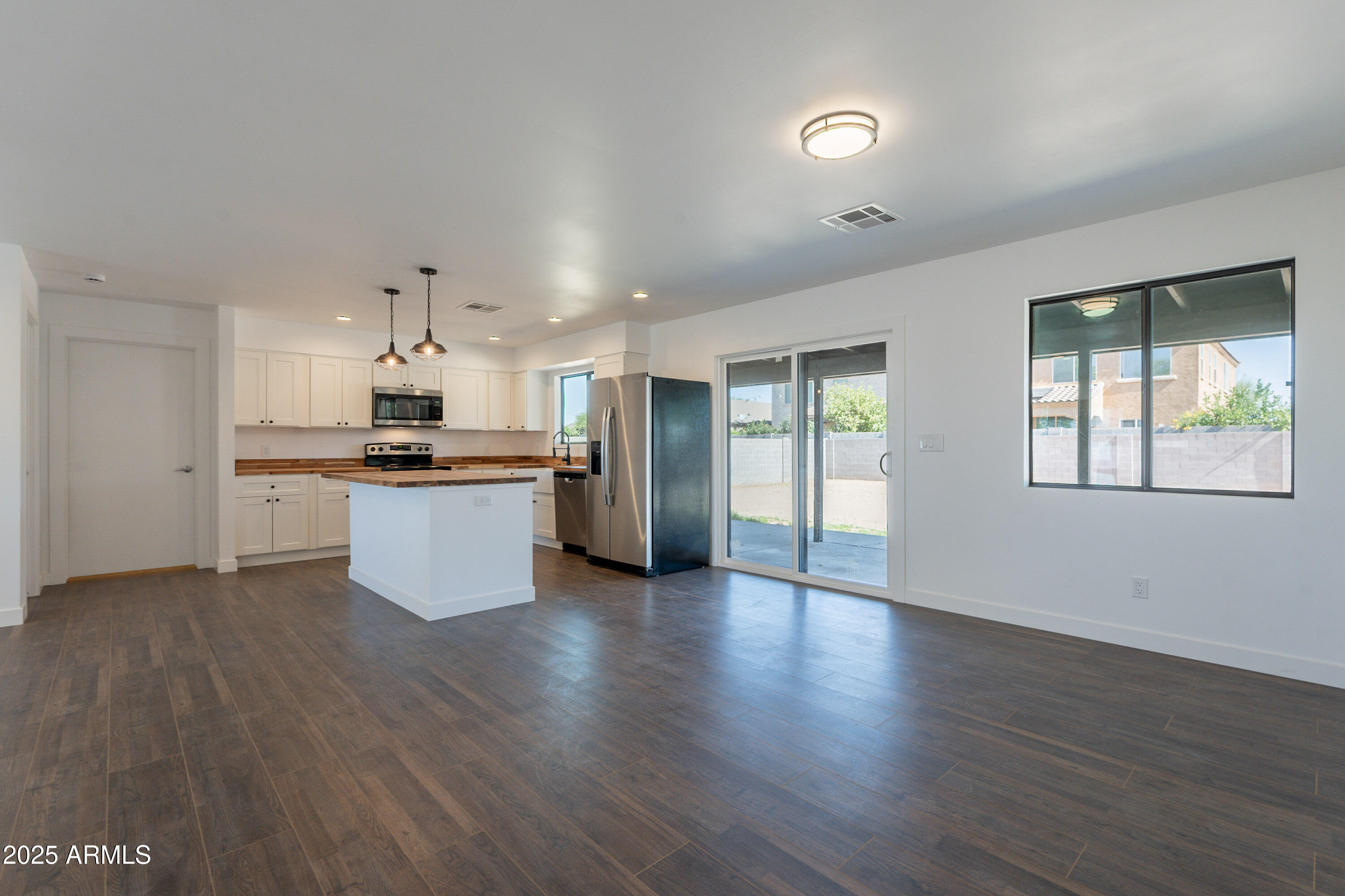 2818 E VILLA RITA Drive