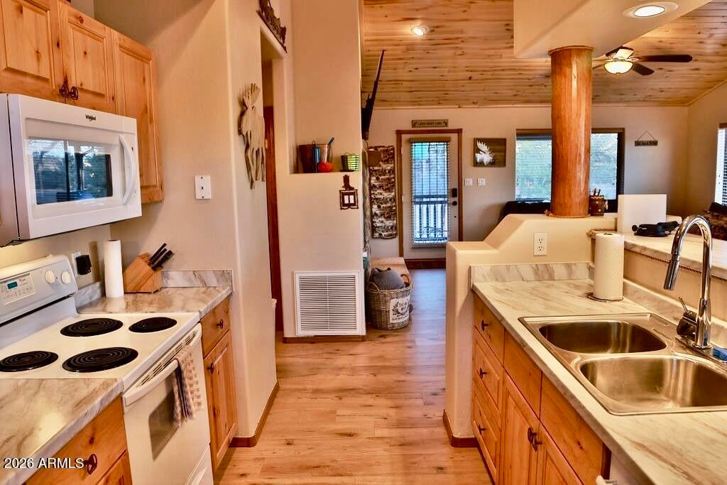 2334 S Buffalo Loop