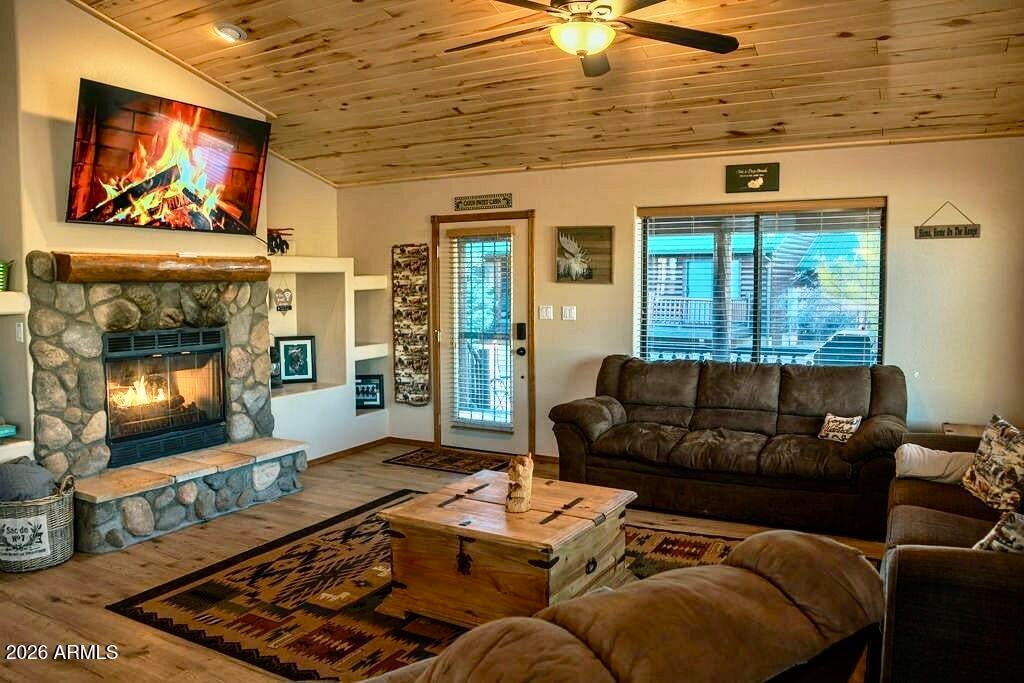 2334 S Buffalo Loop