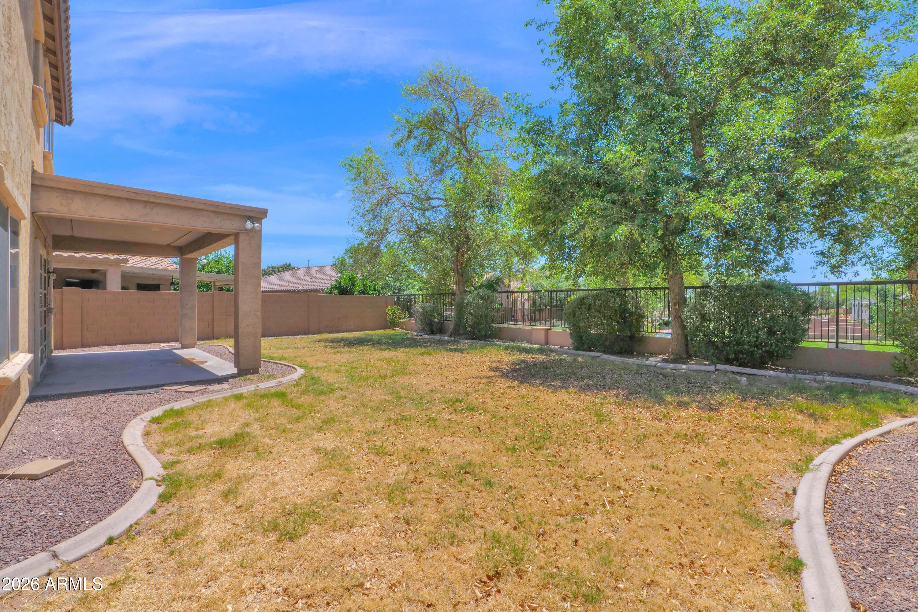 MOUNTAIN HORIZONS UNIT 8 - Residential