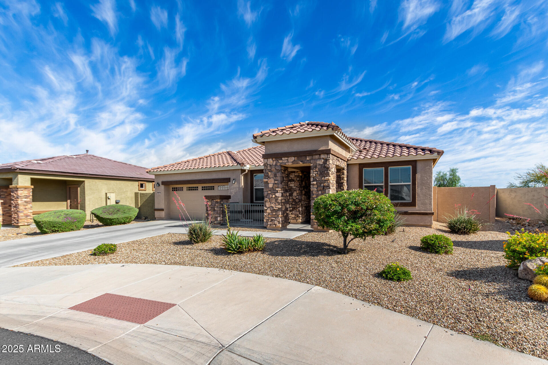 18076 W REDWOOD Lane