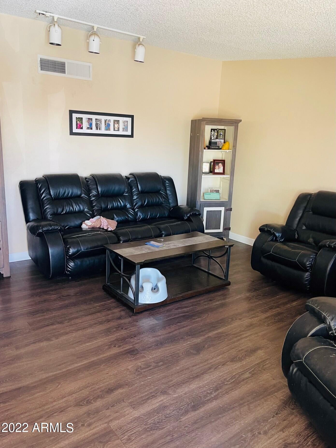 BELLA VISTA ESTATES UNIT 3 - Residential