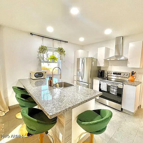 4815 E WINDSOR Avenue