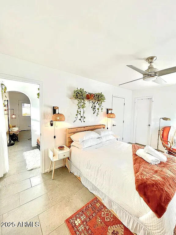 4815 E WINDSOR Avenue