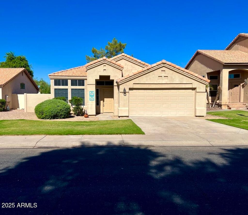 Photo of 3200 S Cascade Place, Chandler, AZ 85248 (MLS # 6987591)