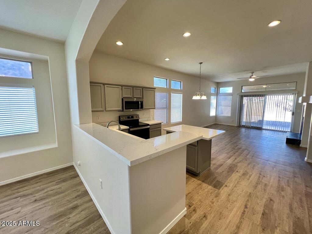 3200 S CASCADE Place