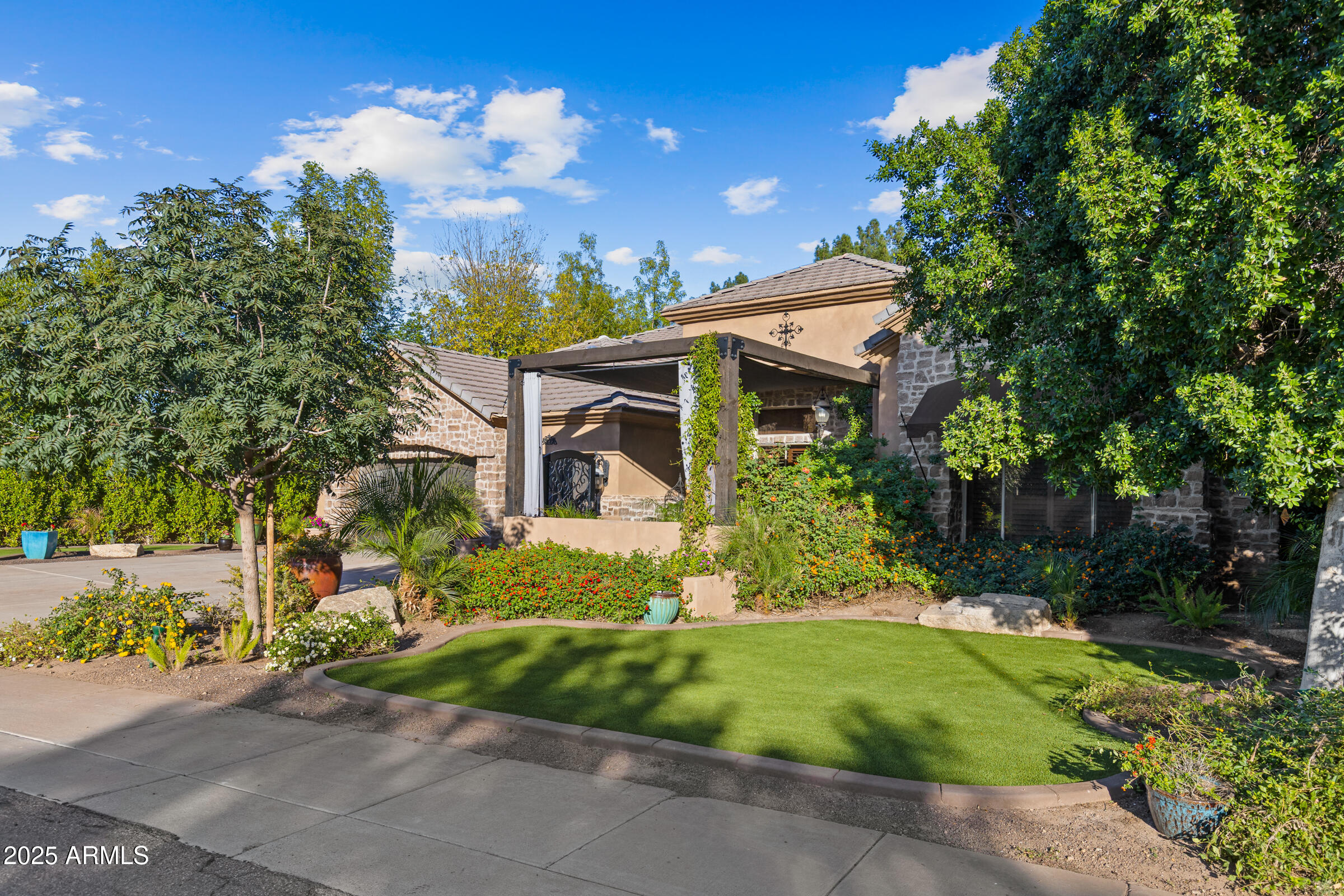 7745 S JUNIPER Street