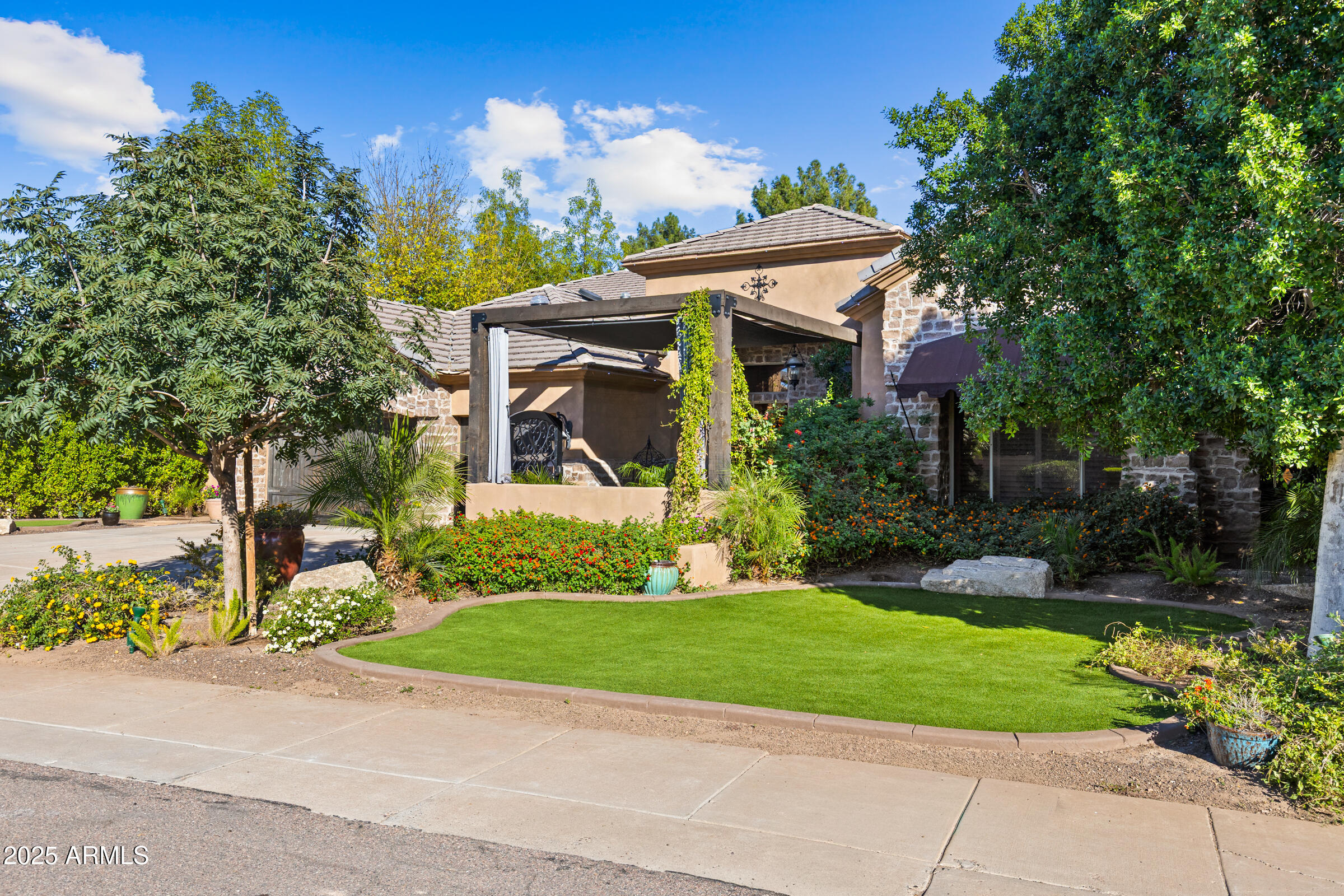 7745 S JUNIPER Street