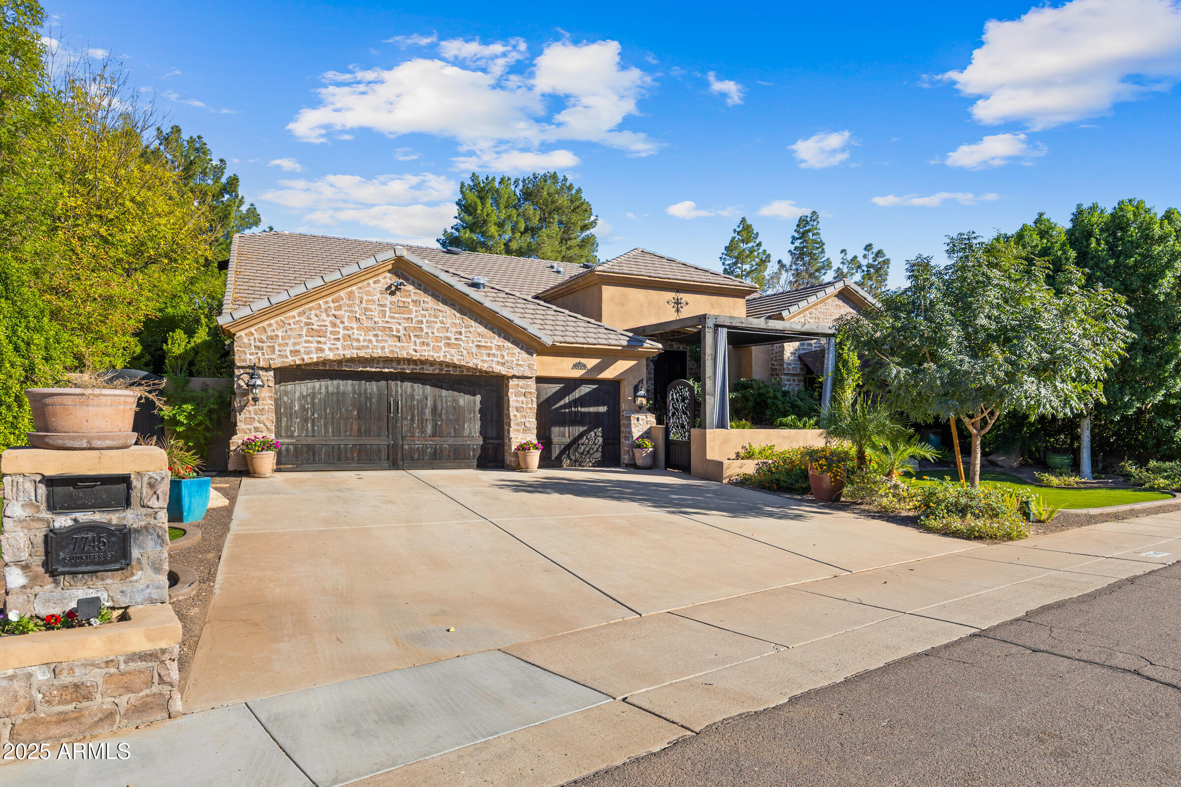 7745 S JUNIPER Street