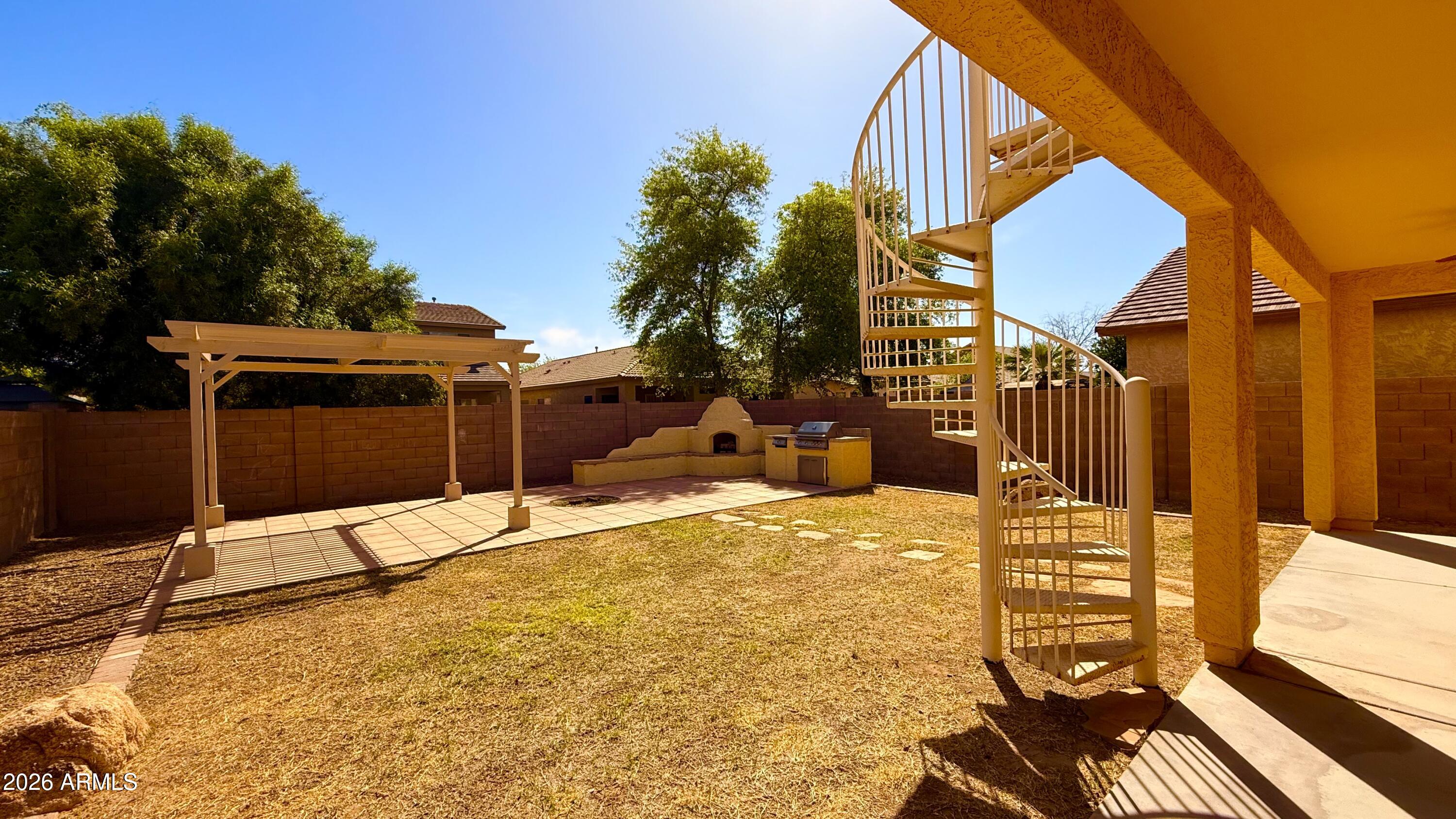 44153 W PIONEER Road