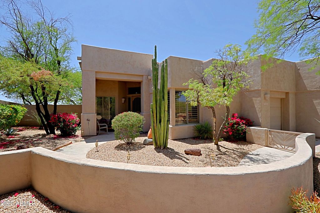 Photo of 32516 N 68th Place, Scottsdale, AZ 85266 (MLS # 6870557)