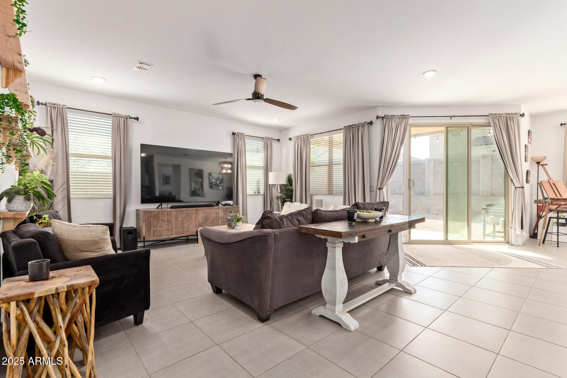 4373 W BUSH BEAN Way