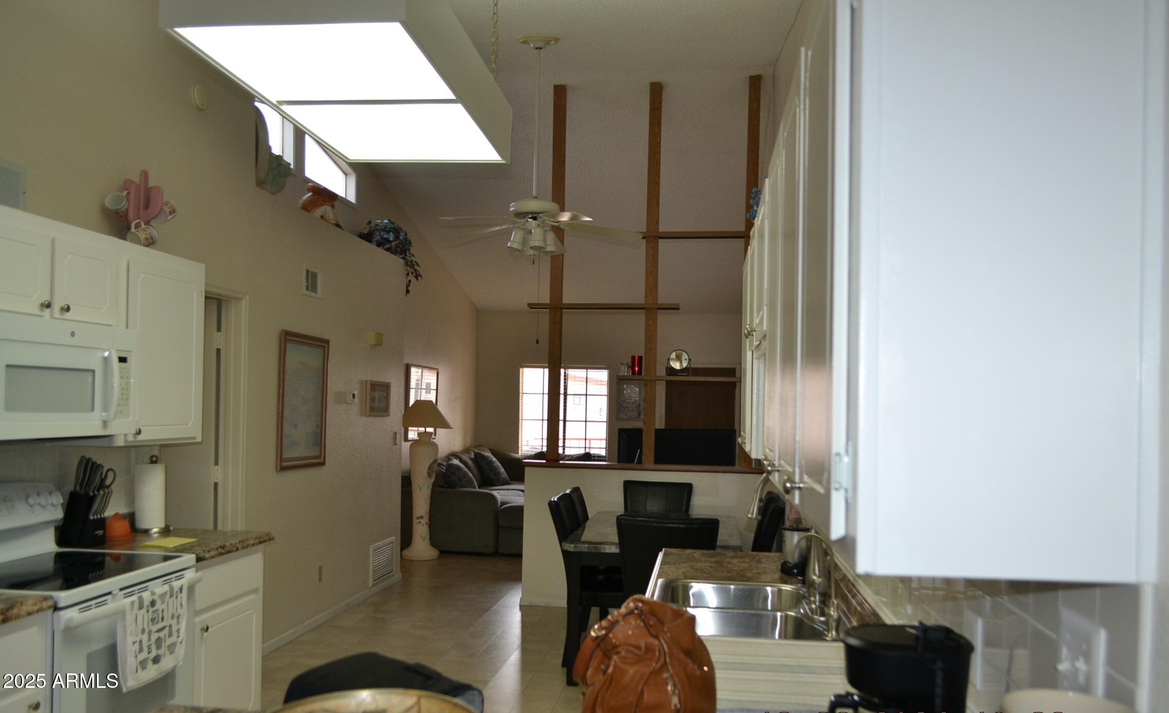 455 S DELAWARE Drive 112