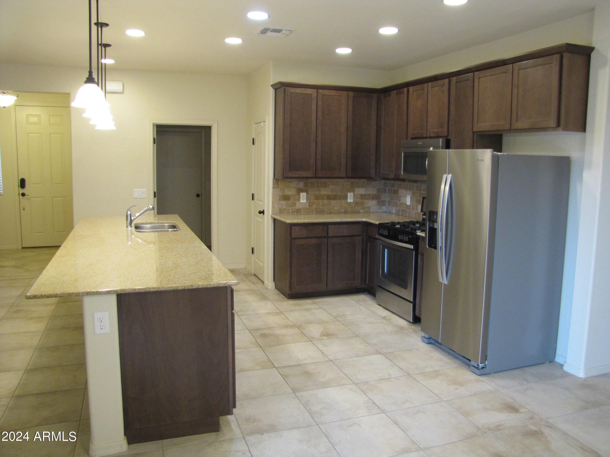 ESTATES AT HOLIDAY - Residential Lease