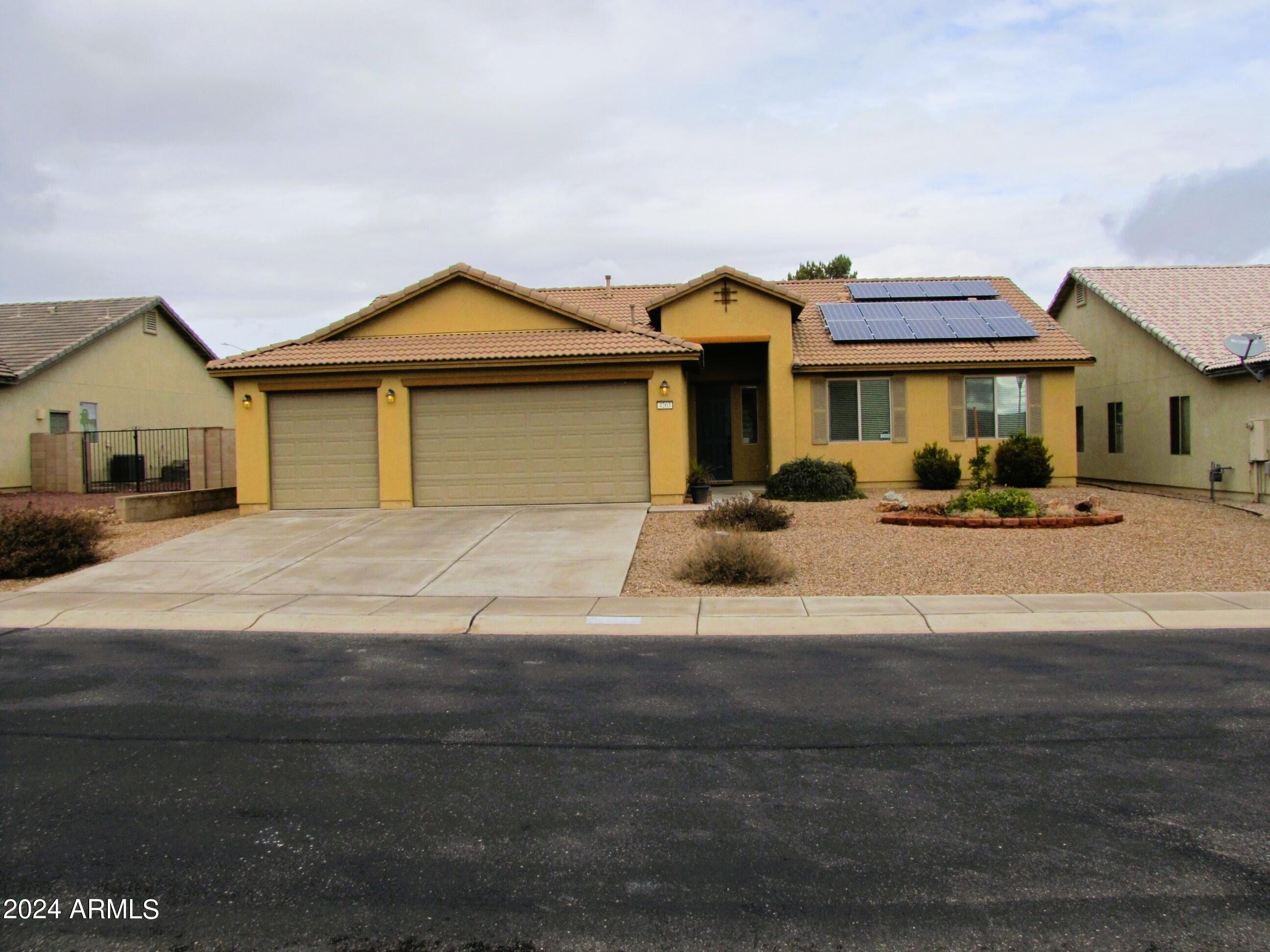 ESTATES AT HOLIDAY - Residential Lease
