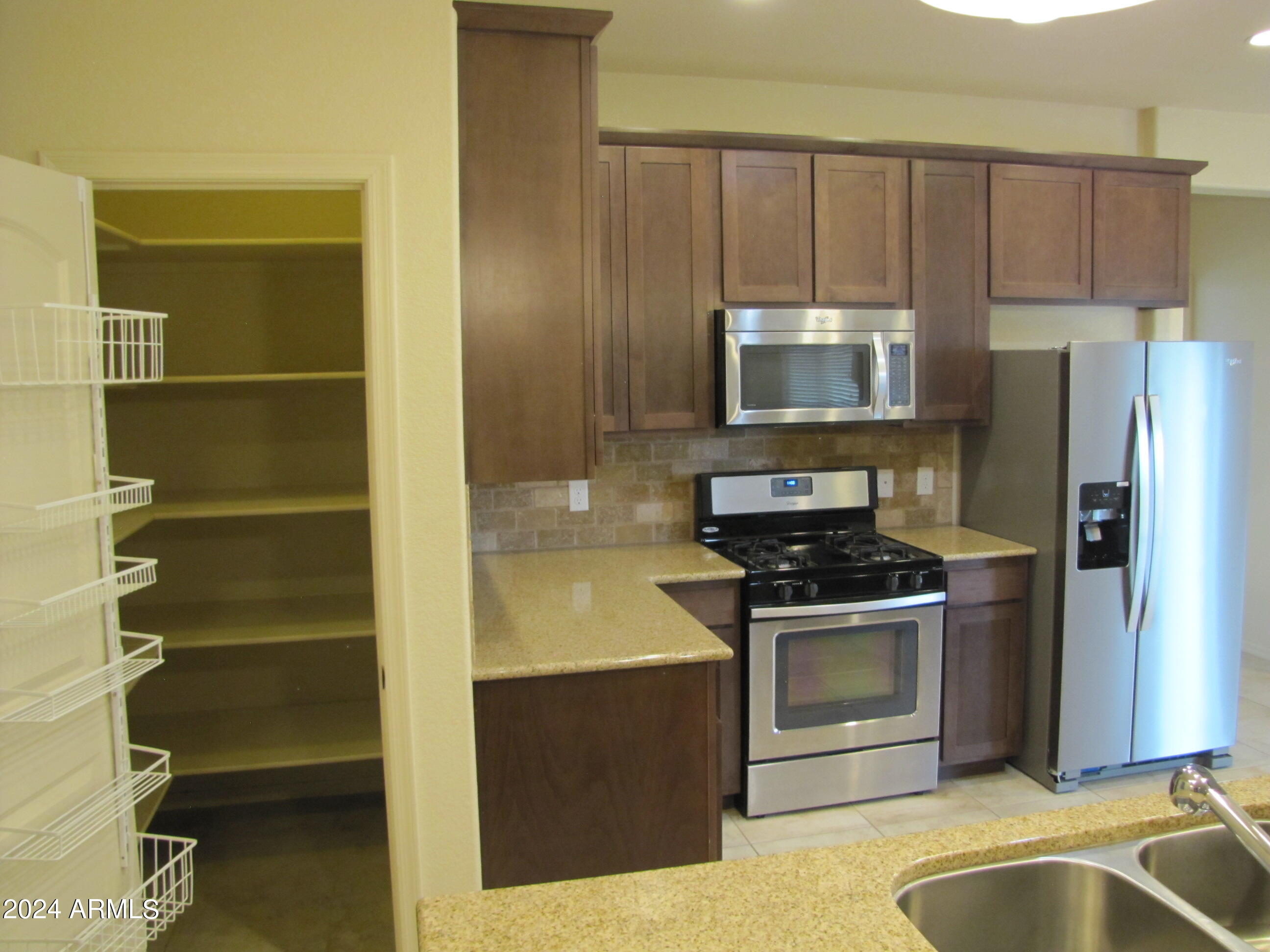 ESTATES AT HOLIDAY - Residential Lease
