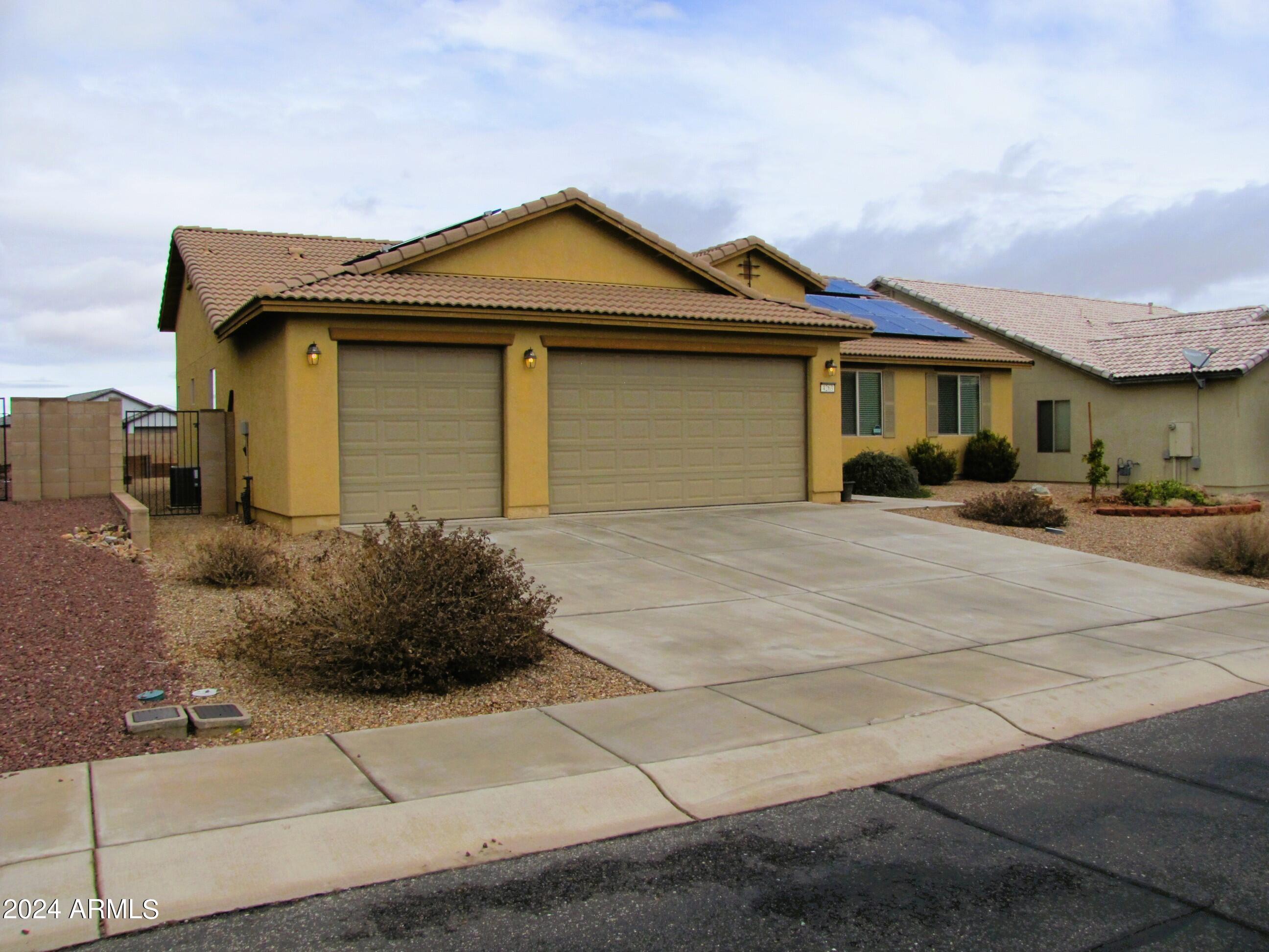 ESTATES AT HOLIDAY - Residential Lease