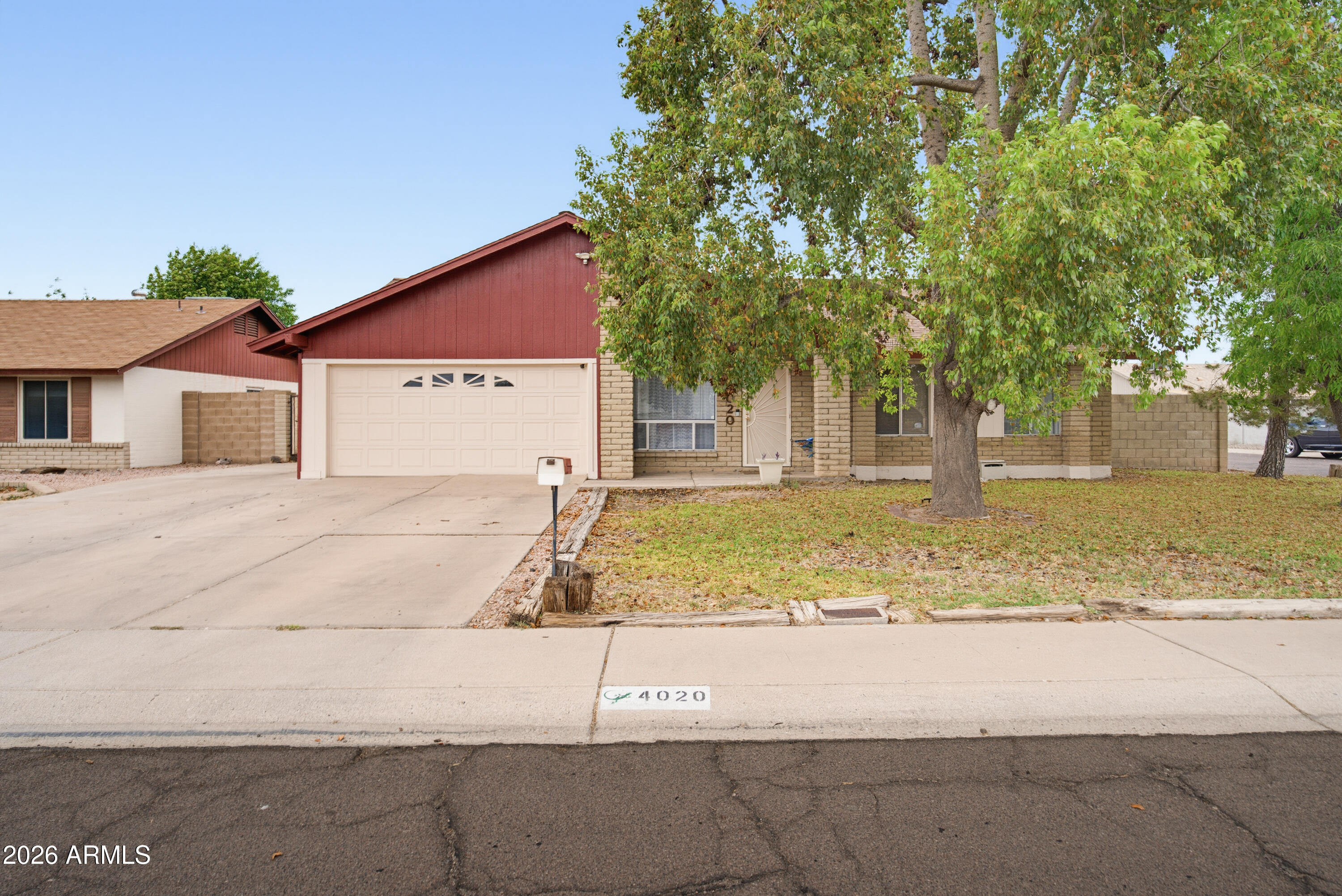 4020 W CORRINE Drive