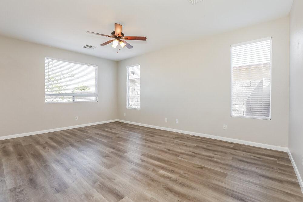 4836 E Meadow Lark Way