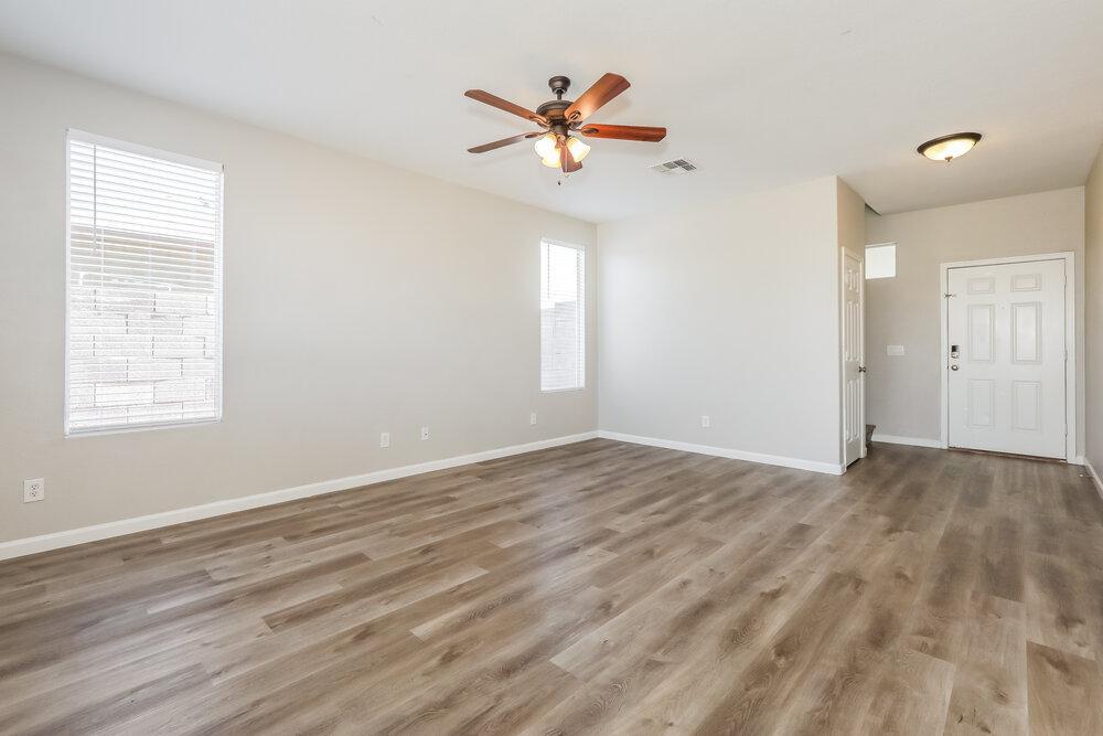 4836 E Meadow Lark Way