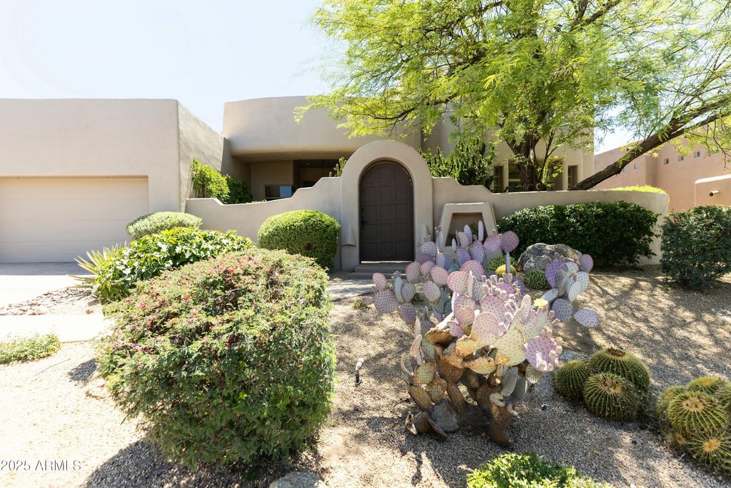 Photo of 10795 E Sutherland Way, Scottsdale, AZ 85262 (MLS # 6857989)
