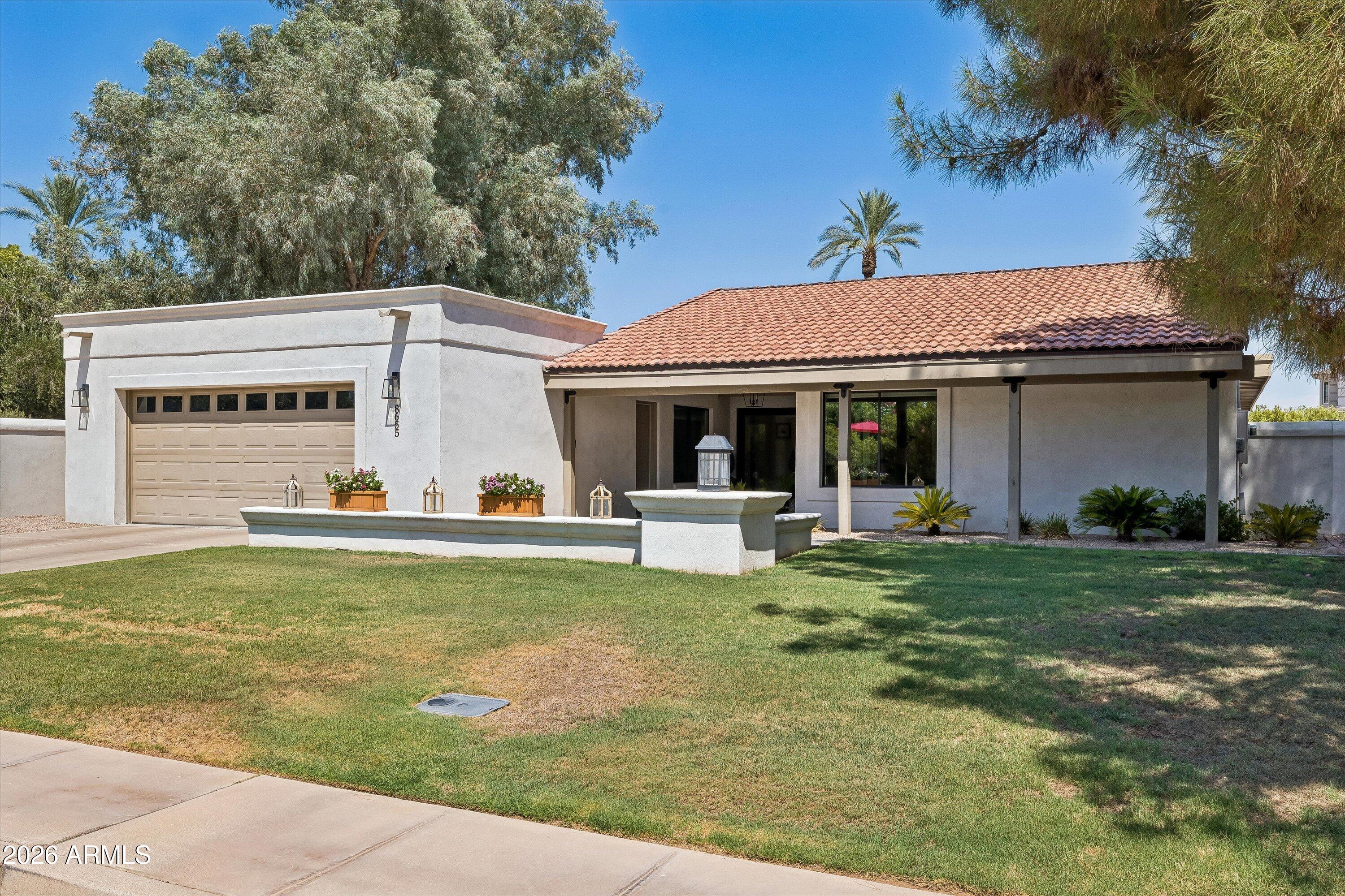 8655 N FARVIEW Drive